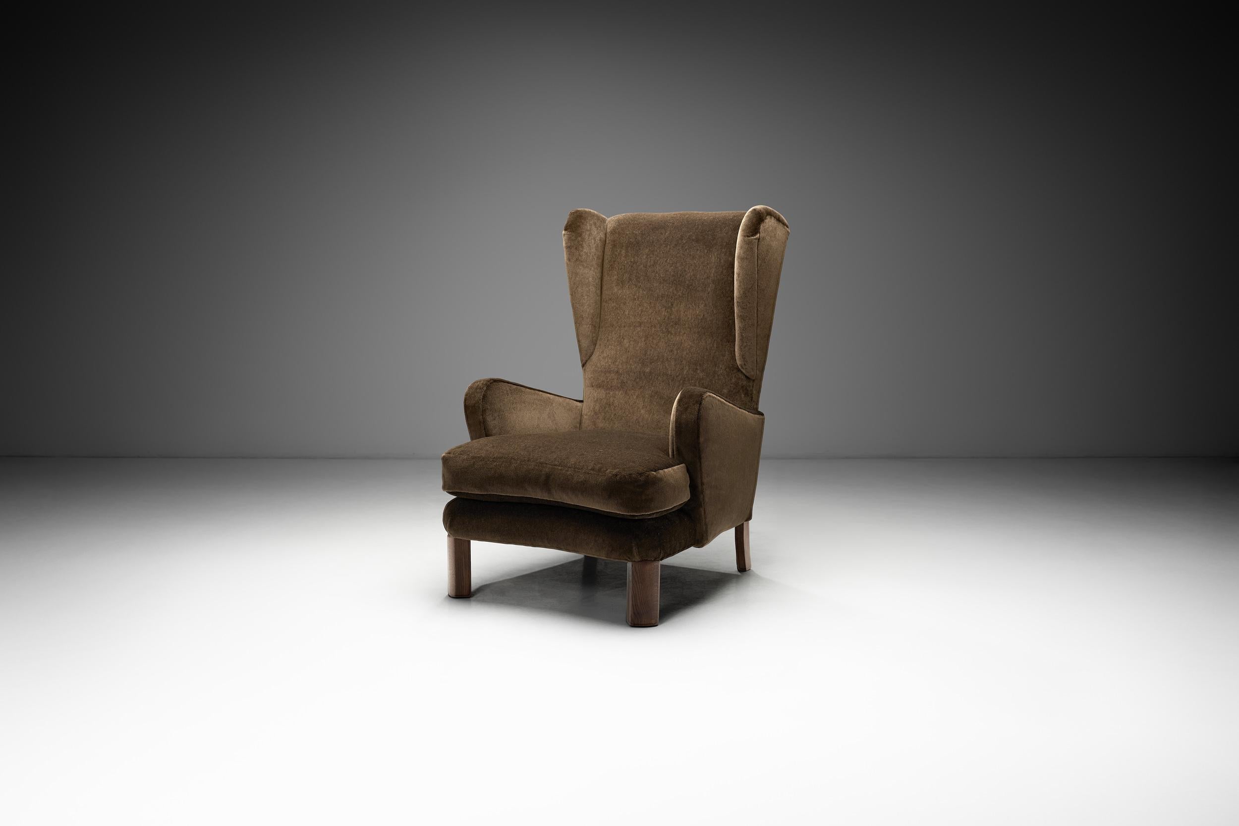 Um die Mitte des 20. Jahrhunderts begann das dänische Möbeldesign, die stromlinienförmige Eleganz des Modernismus mit dem einladenden Charme handwerklichen Könnens zu verbinden. In dieser Zeit wurden Funktionalität, Komfort und organische Formen
