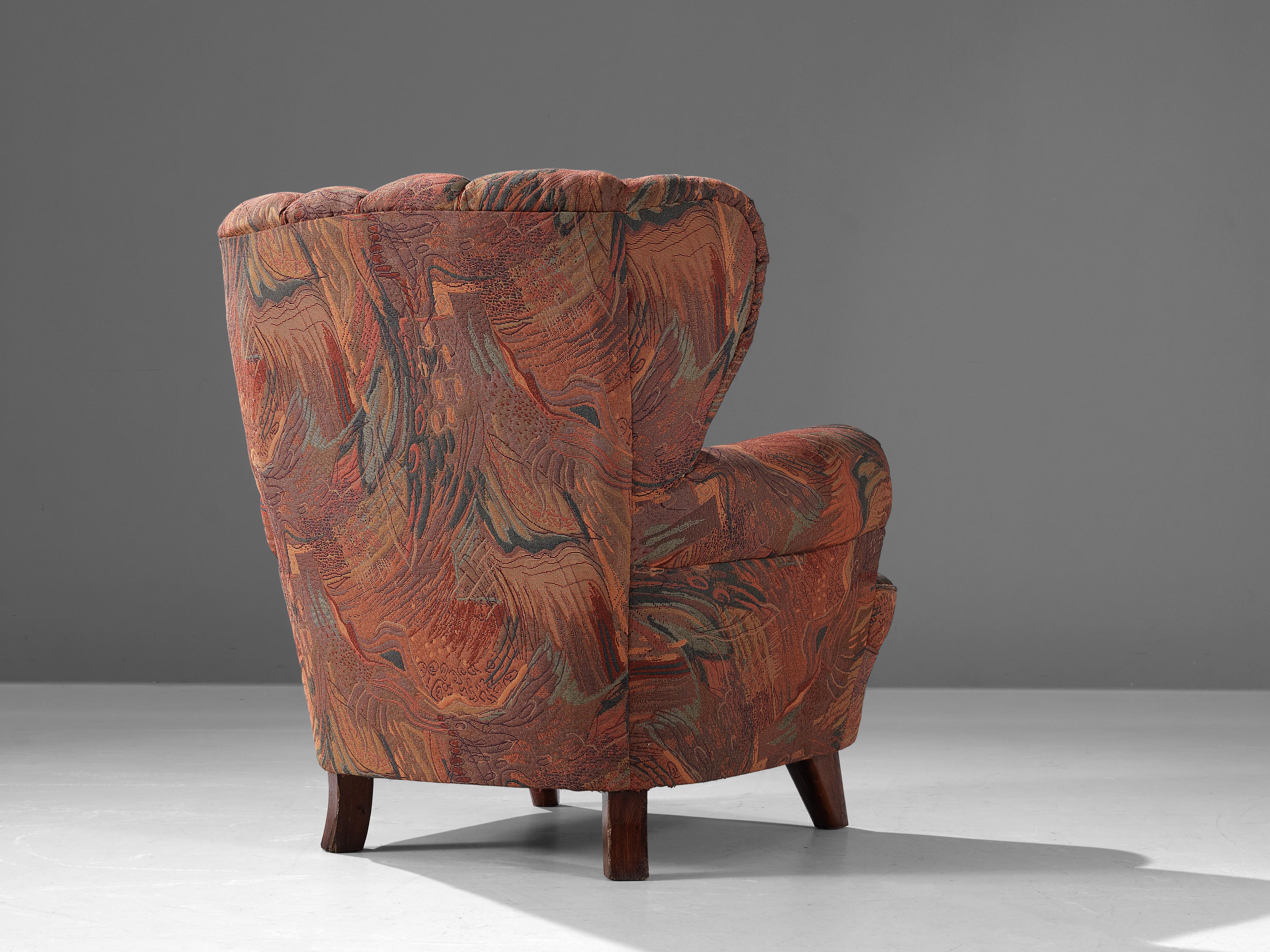 Milieu du XXe siècle Fauteuil de salon danois Wingback en tissu coloré en vente