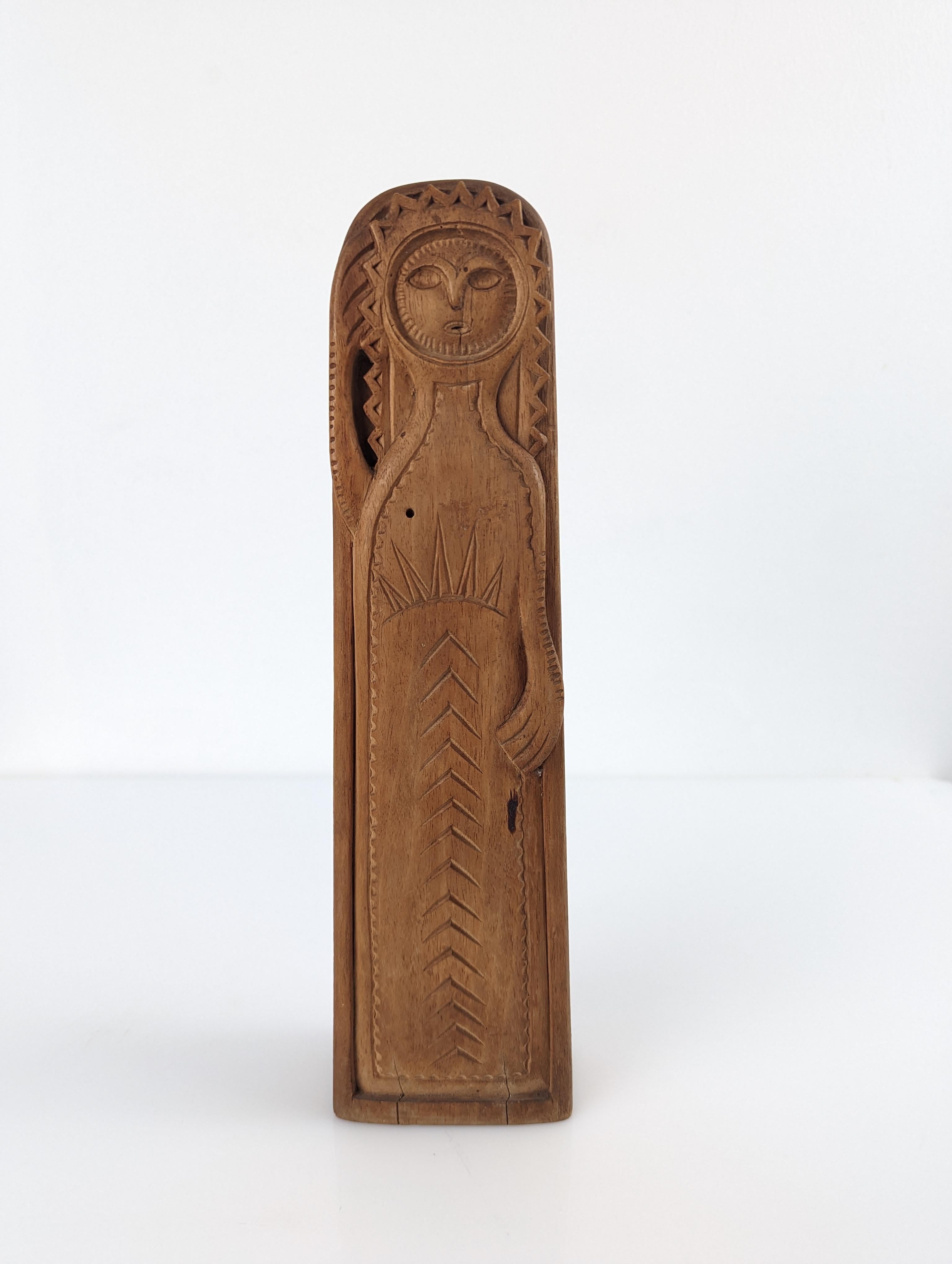 Danish woodcarved sculpture signed In Good Condition For Sale In Benalmadena, ES
