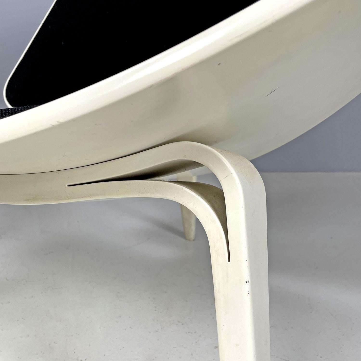 Danish wooden shell chair CH07 by Hans Wegner for Carl Hansen & Søn, 2000s For Sale 9