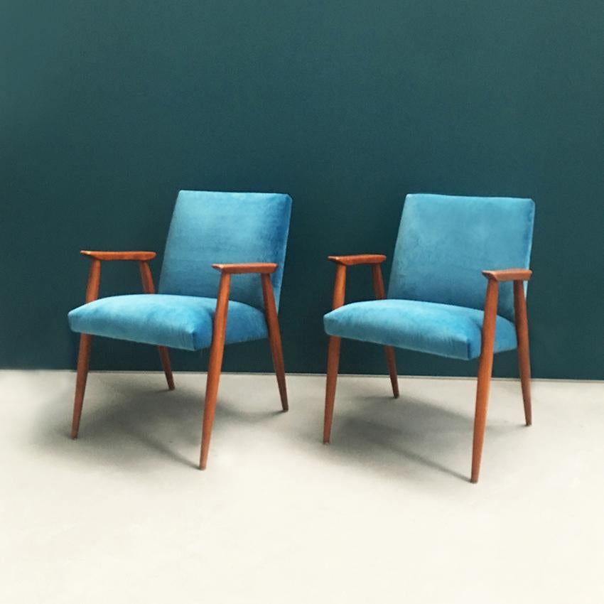 Danish wooden structure and light blue velvet armchair, 1960s
Danish armchair, with wooden structure and light blue velvet
Restored and newly upholstered, therefore in perfect condition
Measurements: 60 x 78 H cm and seat height 47 cm.