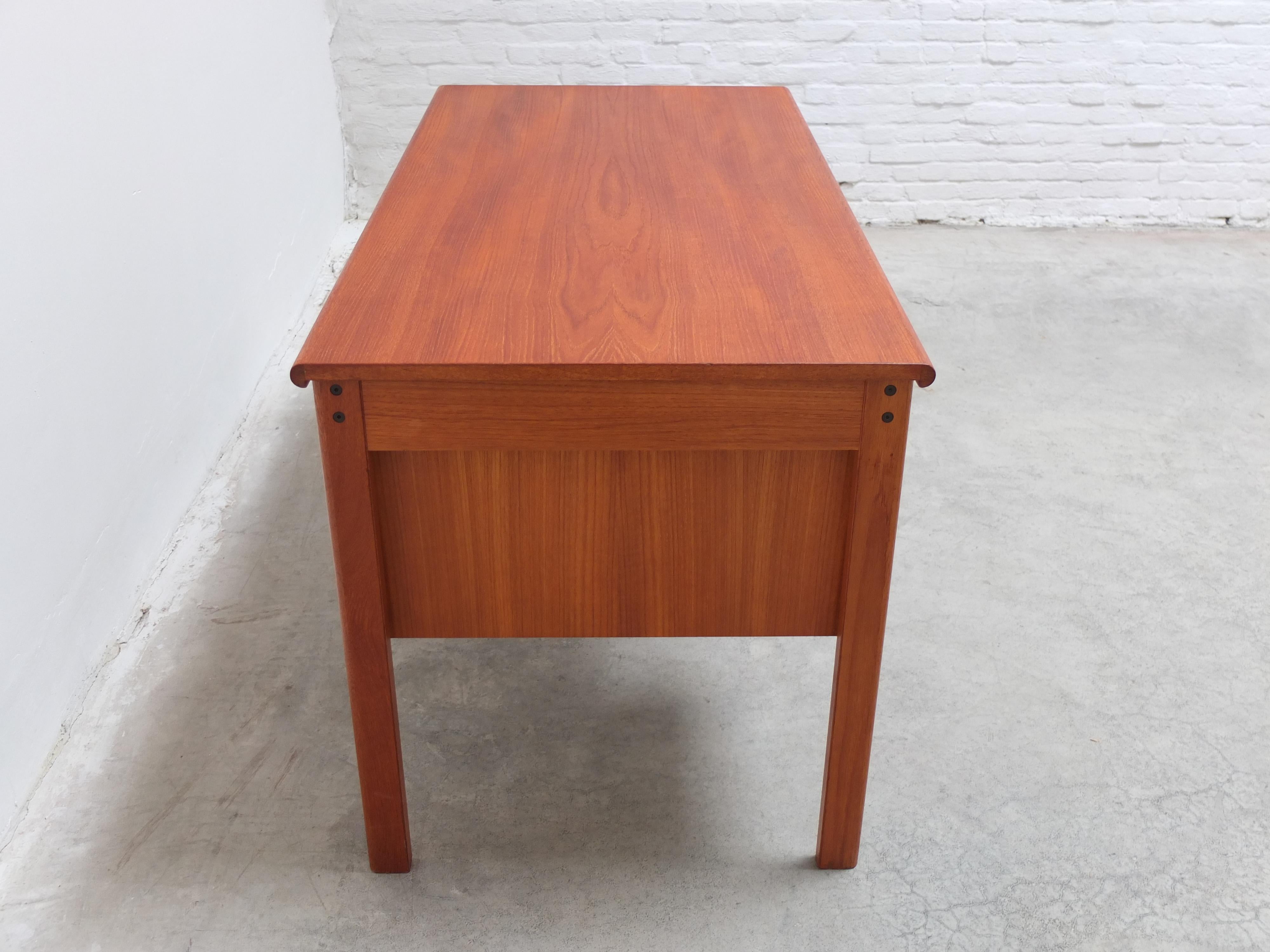 Dänischer Schreibtisch mit Schiebeplatte von Peter Løvig Nielsen, 1960er Jahre im Angebot 4
