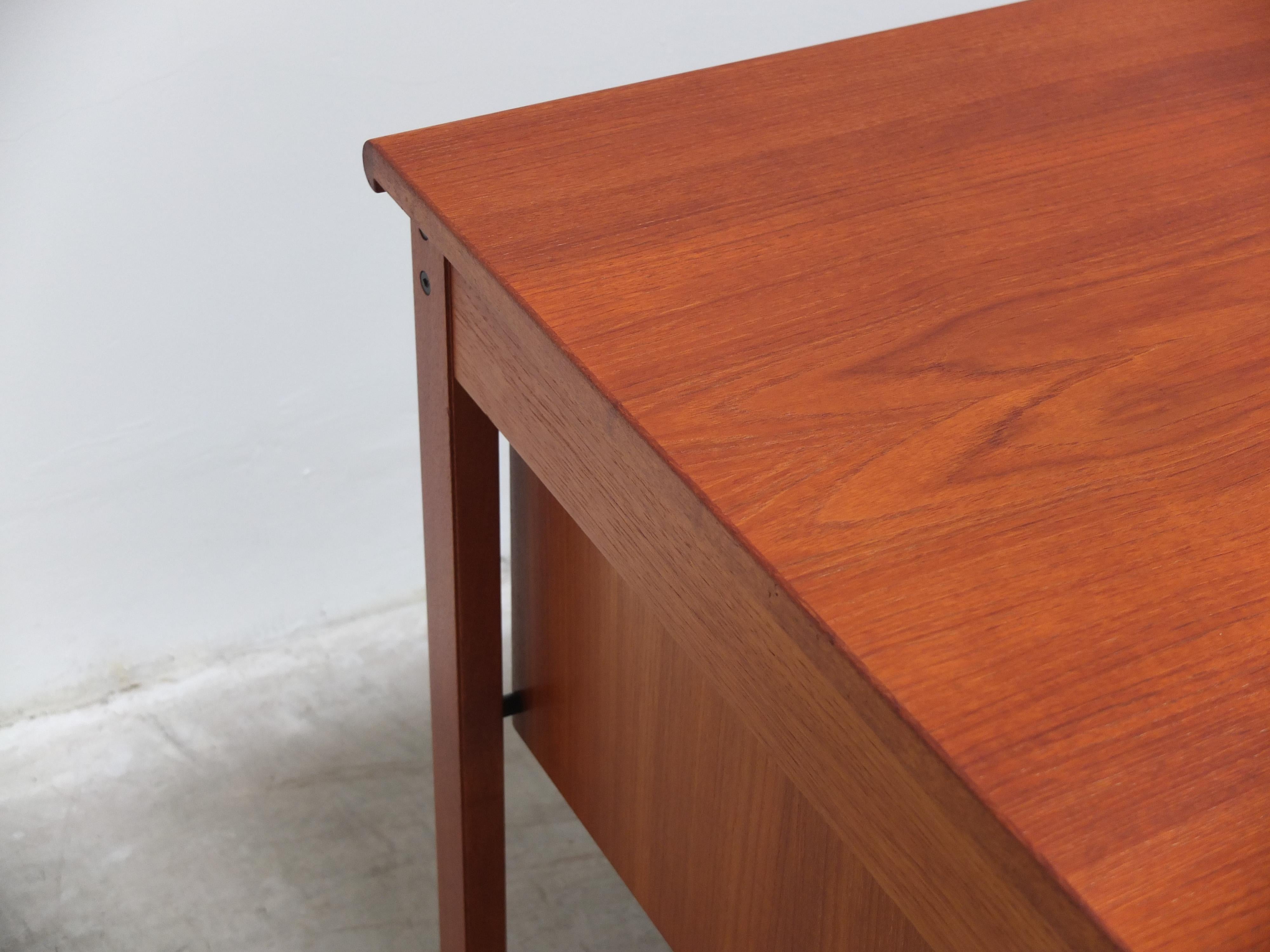 Dänischer Schreibtisch mit Schiebeplatte von Peter Løvig Nielsen, 1960er Jahre im Angebot 2