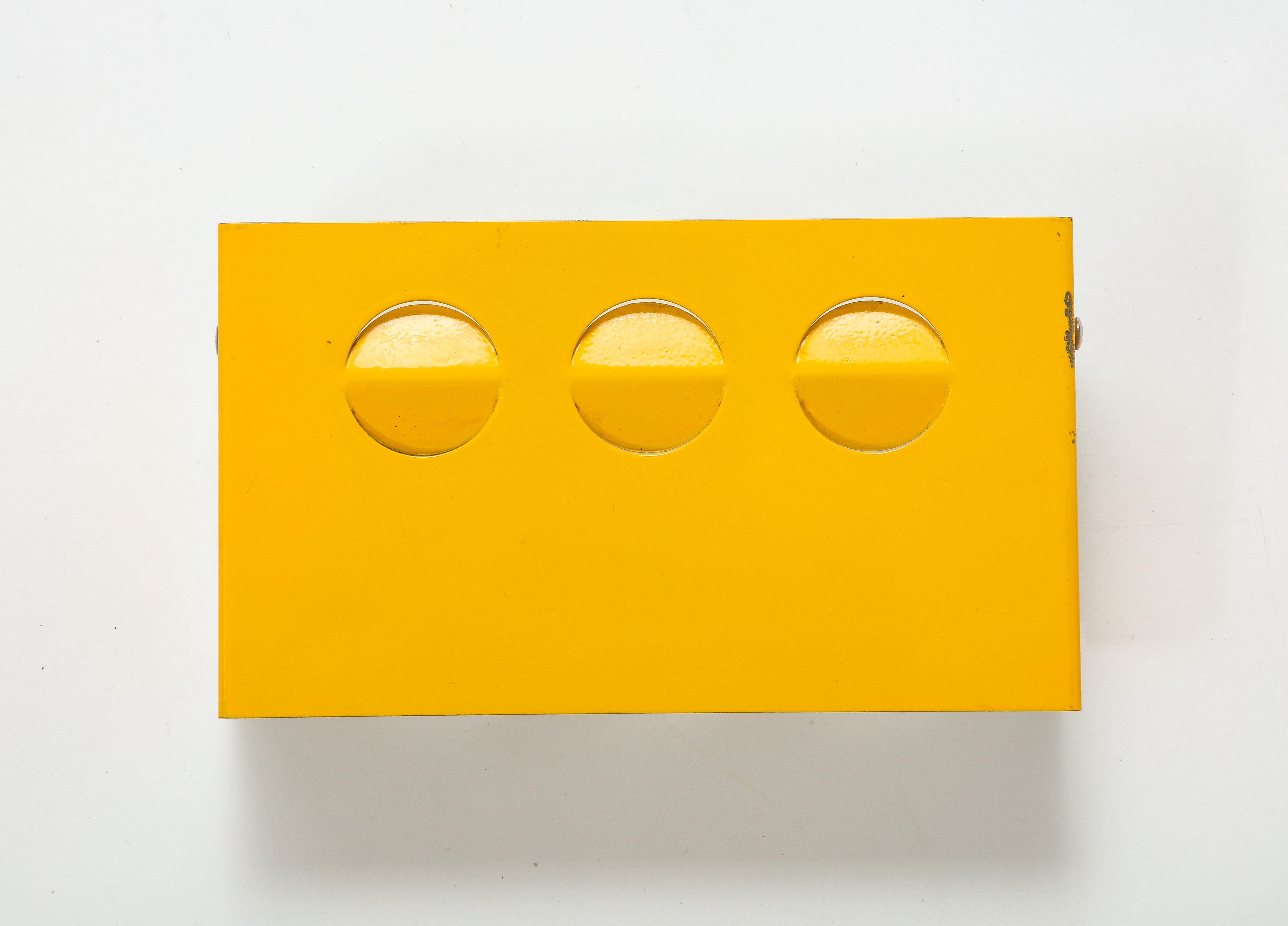 Danish Yellow Tole Sconce, Denmark, 1950-60 In Good Condition In Brooklyn, NY
