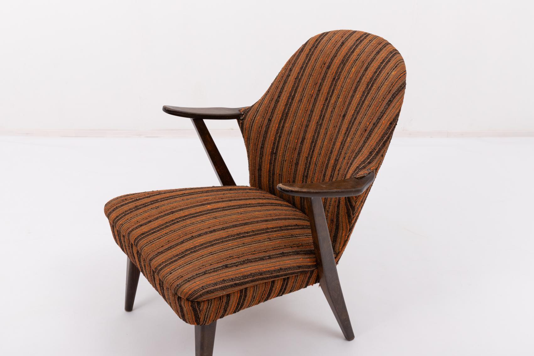 DanishMid-Century Modern armchair by Arne Hovmand Olsen, 1950’s In Good Condition For Sale In TOLLEBEEK, NL