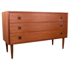 Danisk teak chest of drawers or small sideboard, 3 large drawers 1960.