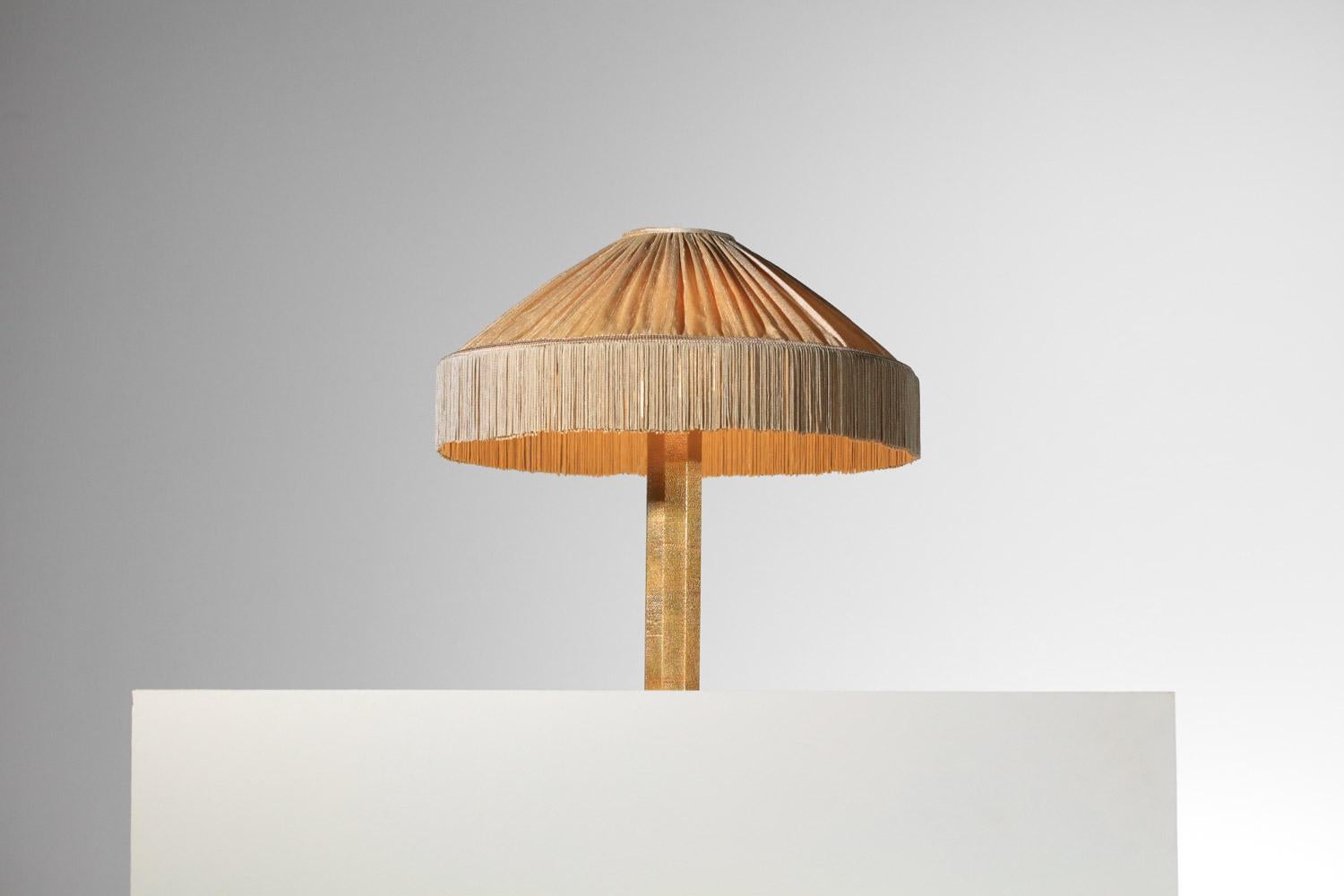 Lampe de table Danke Studio en laiton avec abat-jour en soie en vente 6