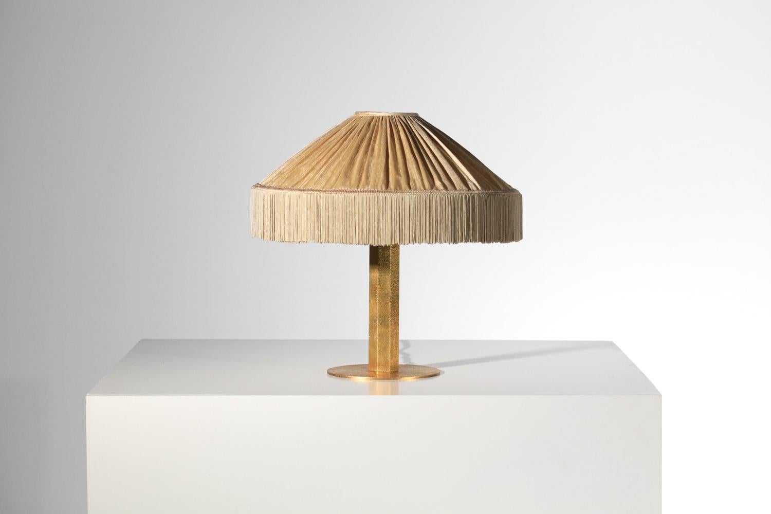 Lampe de table Danke Studio en laiton avec abat-jour en soie en vente 8