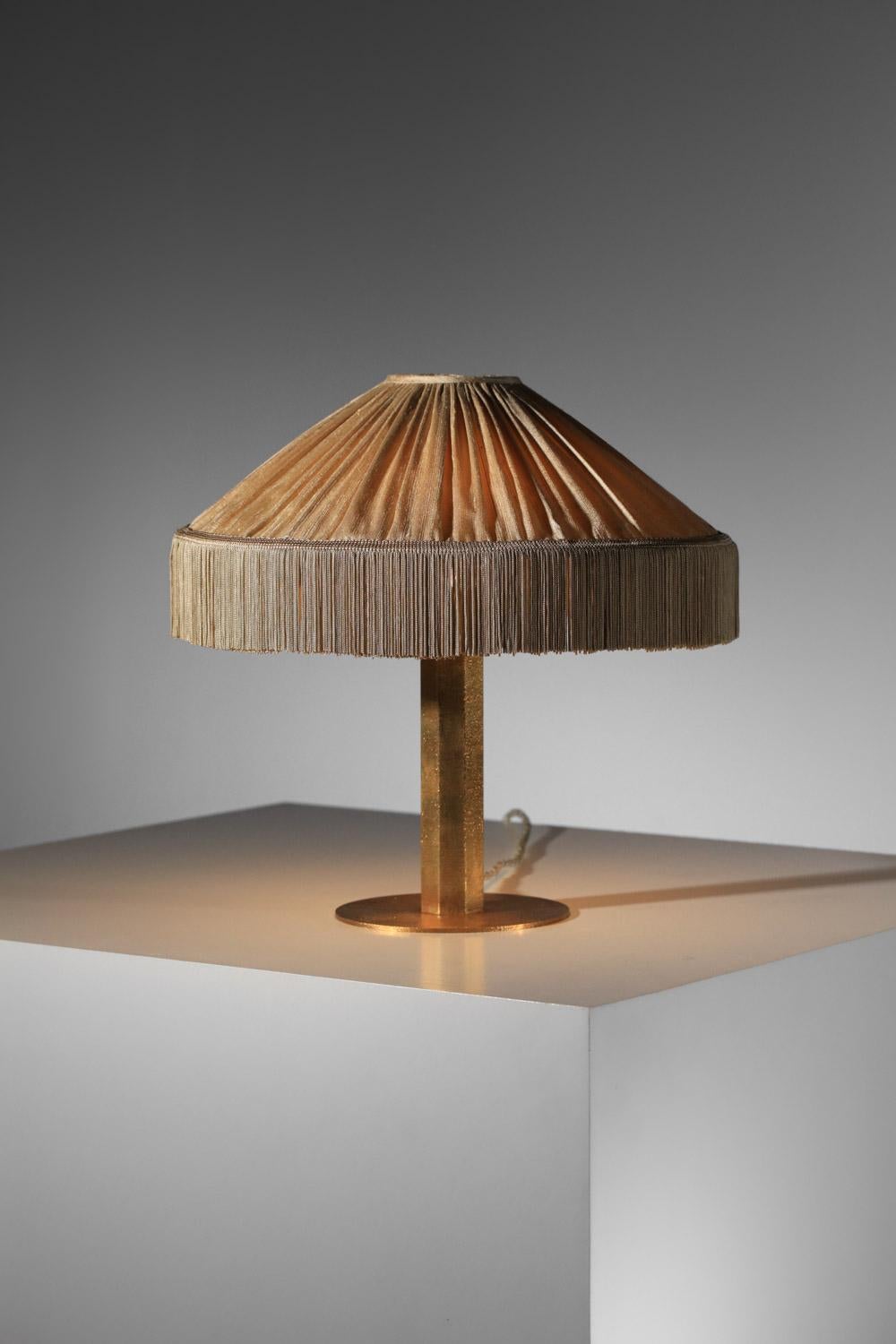 Lampe de table Danke Studio en laiton avec abat-jour en soie Neuf - En vente à Ternay, Auvergne-Rhône-Alpes