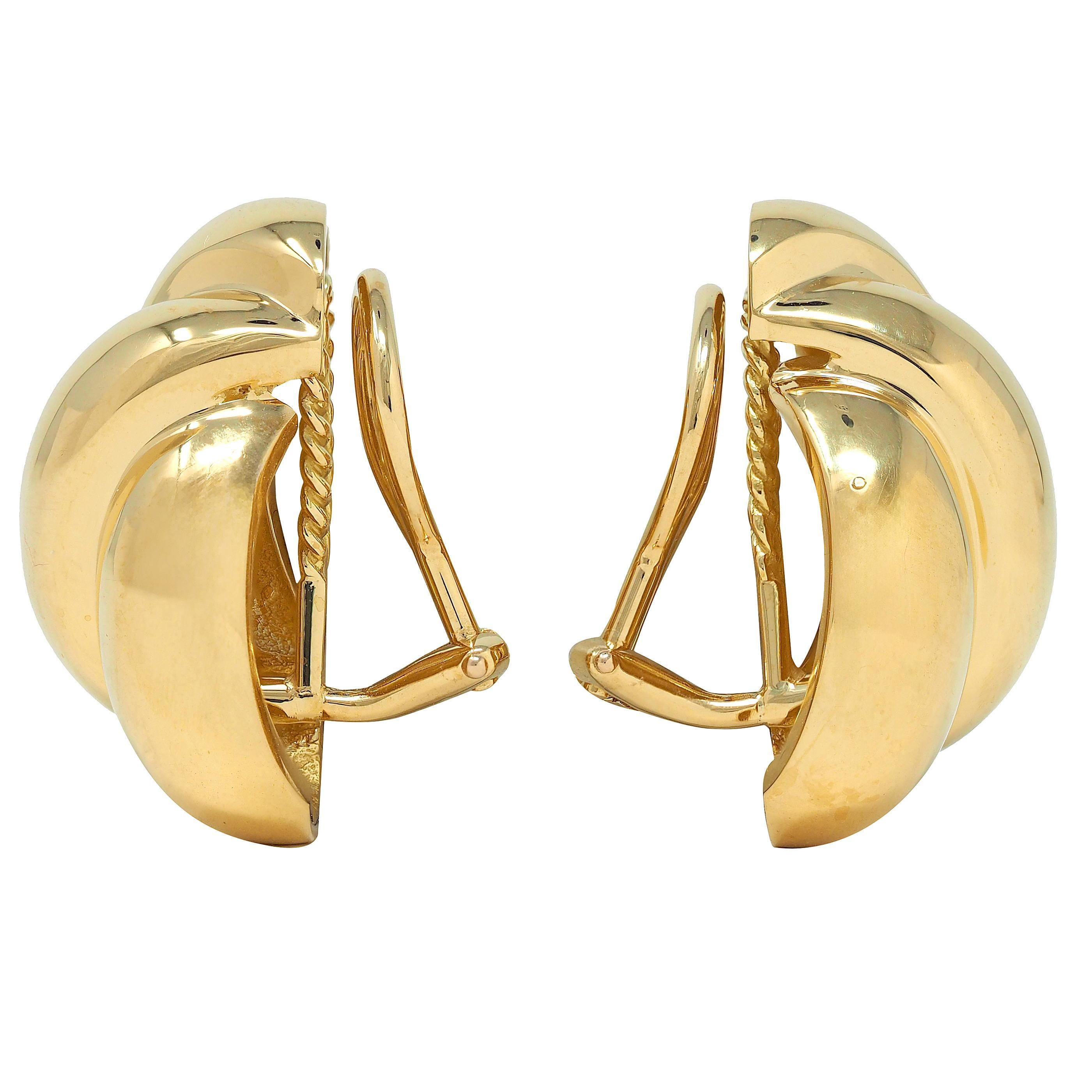 Dankner 1980er Jahre 18 Karat Gelbgold Vintage Puffed Twist Ohr-Clip-Ohrringe im Zustand „Hervorragend“ im Angebot in Philadelphia, PA