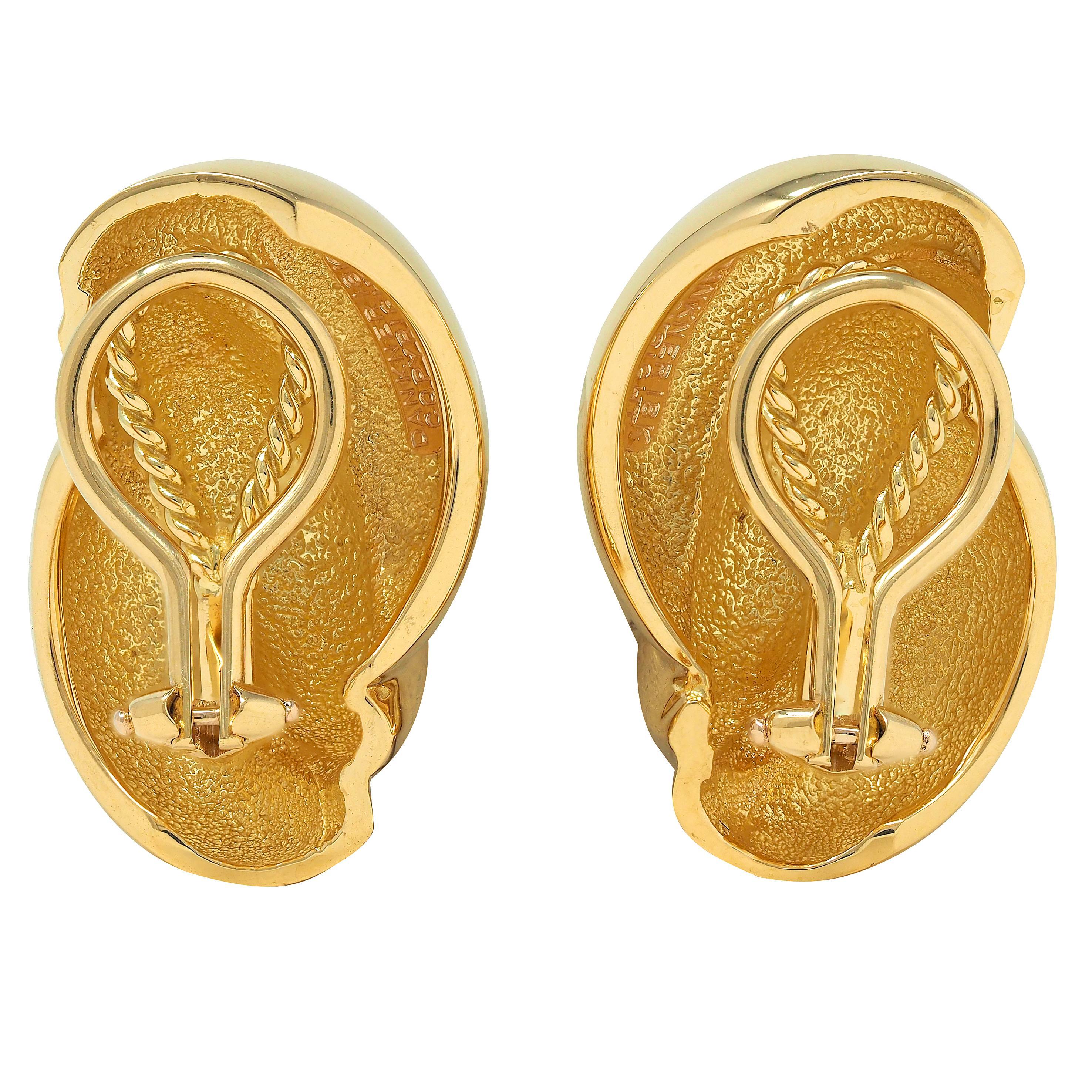 Dankner 1980er Jahre 18 Karat Gelbgold Vintage Puffed Twist Ohr-Clip-Ohrringe für Damen oder Herren im Angebot