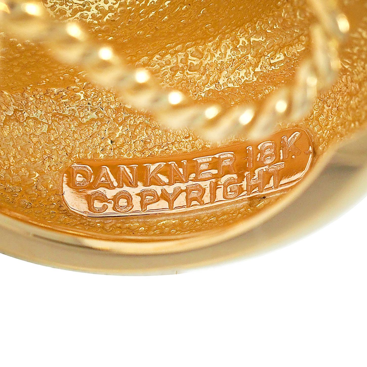 Dankner 1980er Jahre 18 Karat Gelbgold Vintage Puffed Twist Ohr-Clip-Ohrringe im Angebot 2