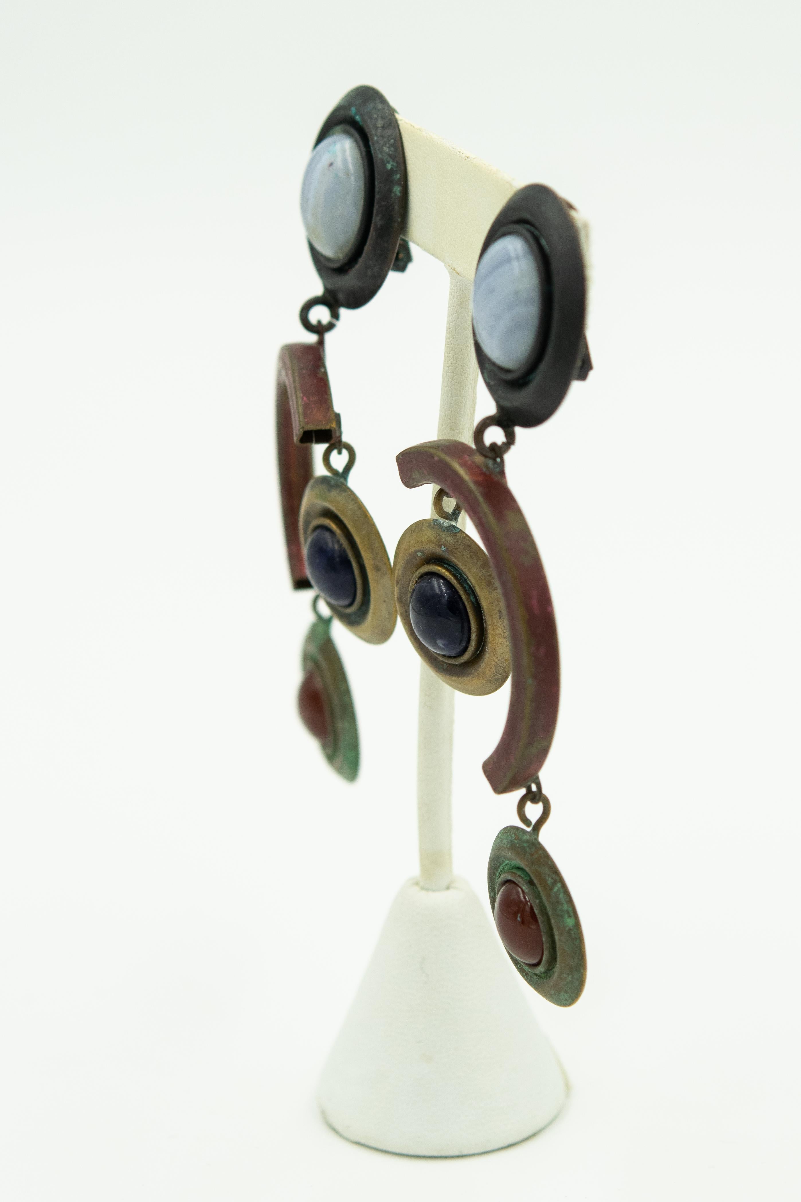 Dannah Modernist Industrialist Mixed Metal Long Drop Earrings and Brooch 1980s In Fair Condition For Sale In Miami Beach, FL