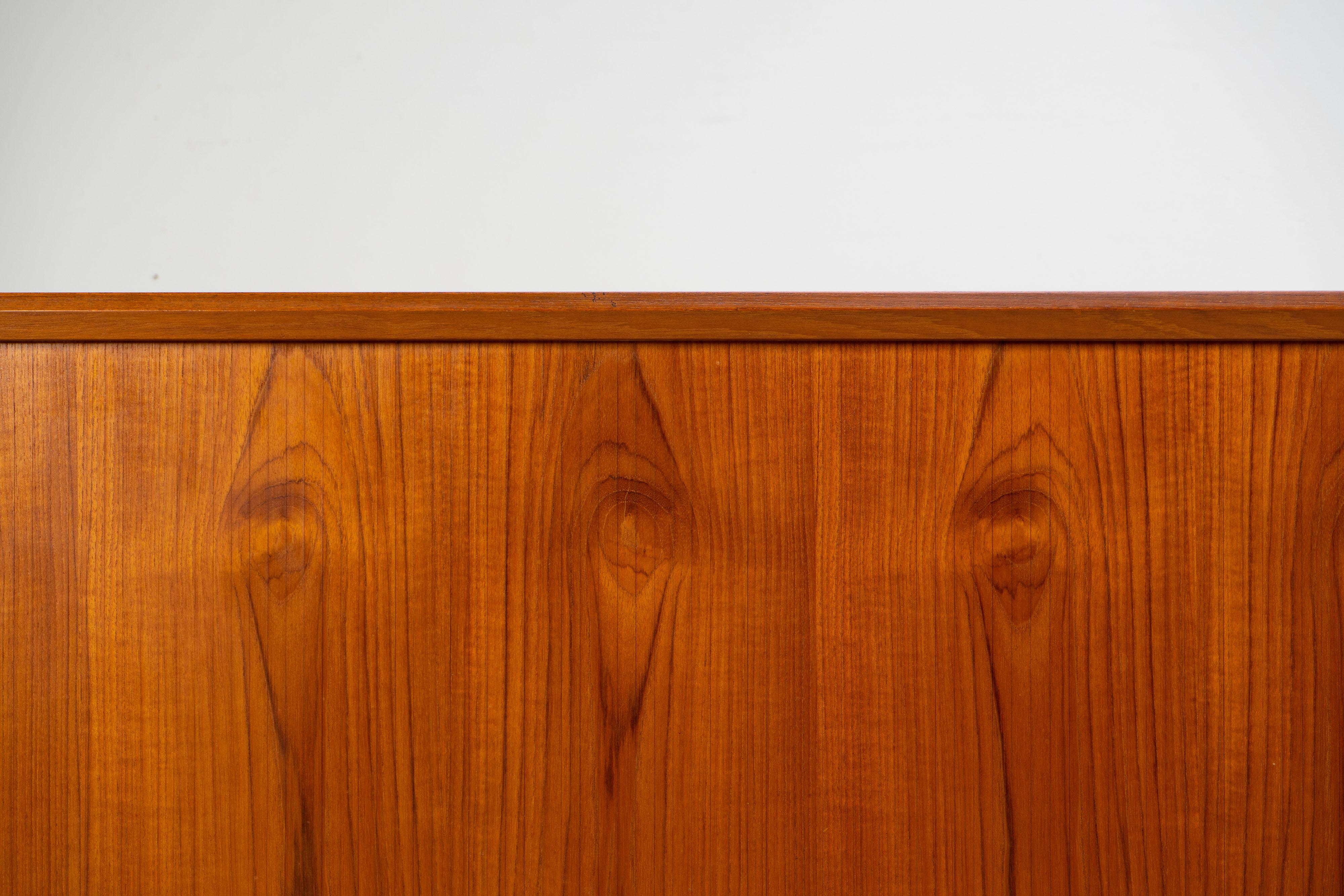 Dannish Modern Teak Sideboard by Svend Aage Larsen, 1960s In Good Condition In Rosendahl, DE