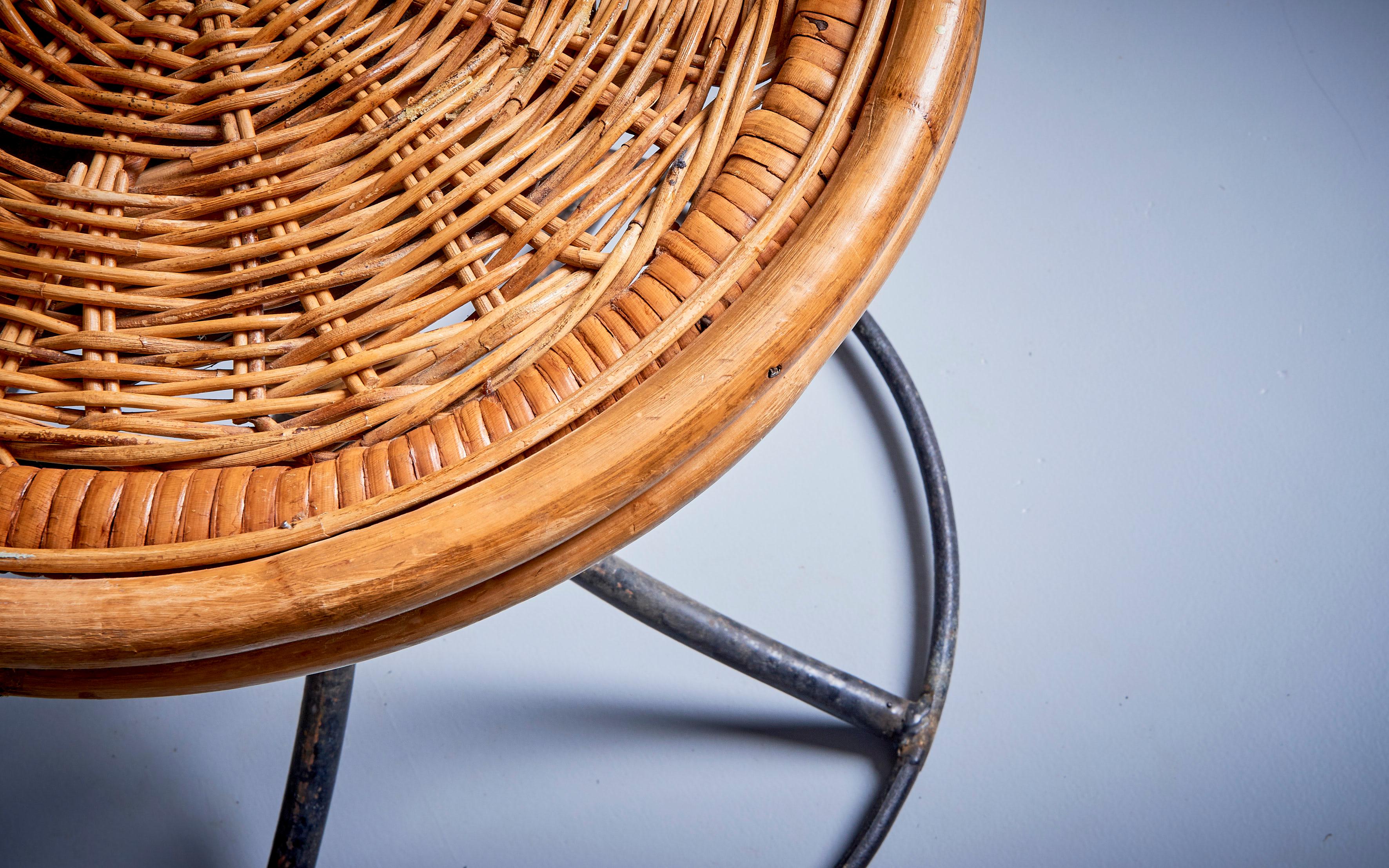 Mid-Century Modern Danny Ho Fong stool in metal and wicker, USA - 1960s 