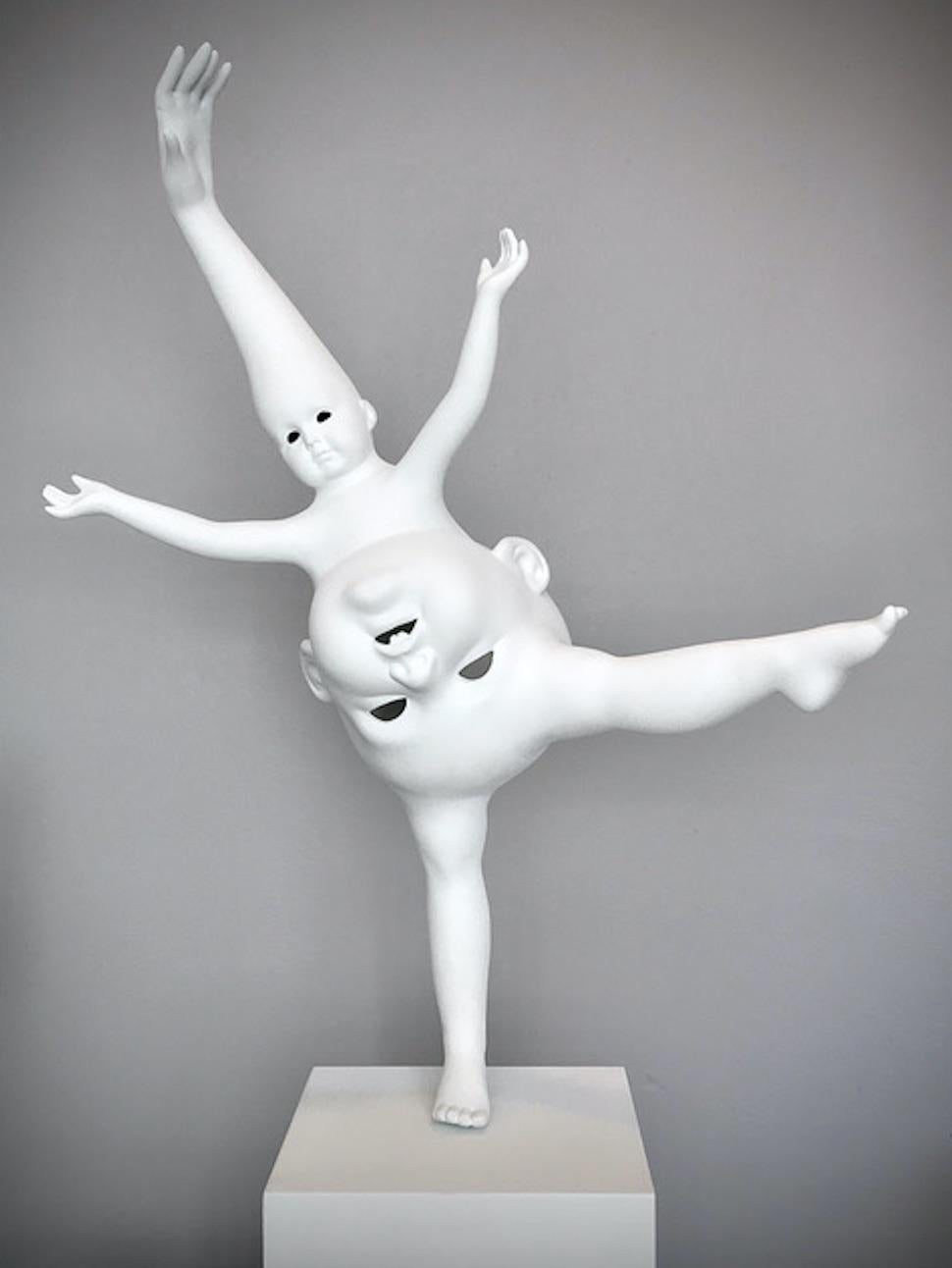 Celeste – Sculpture von Danny Kaplan