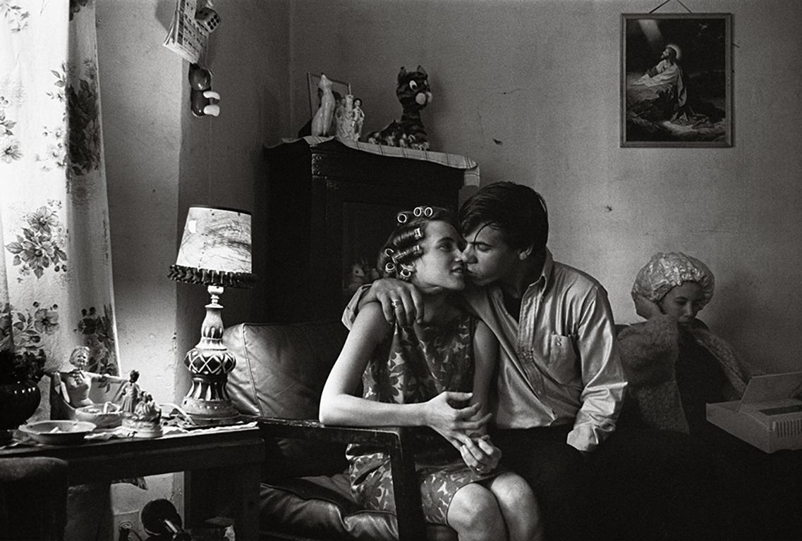 Danny Lyon Black and White Photograph – Inside Kathy's Apartment