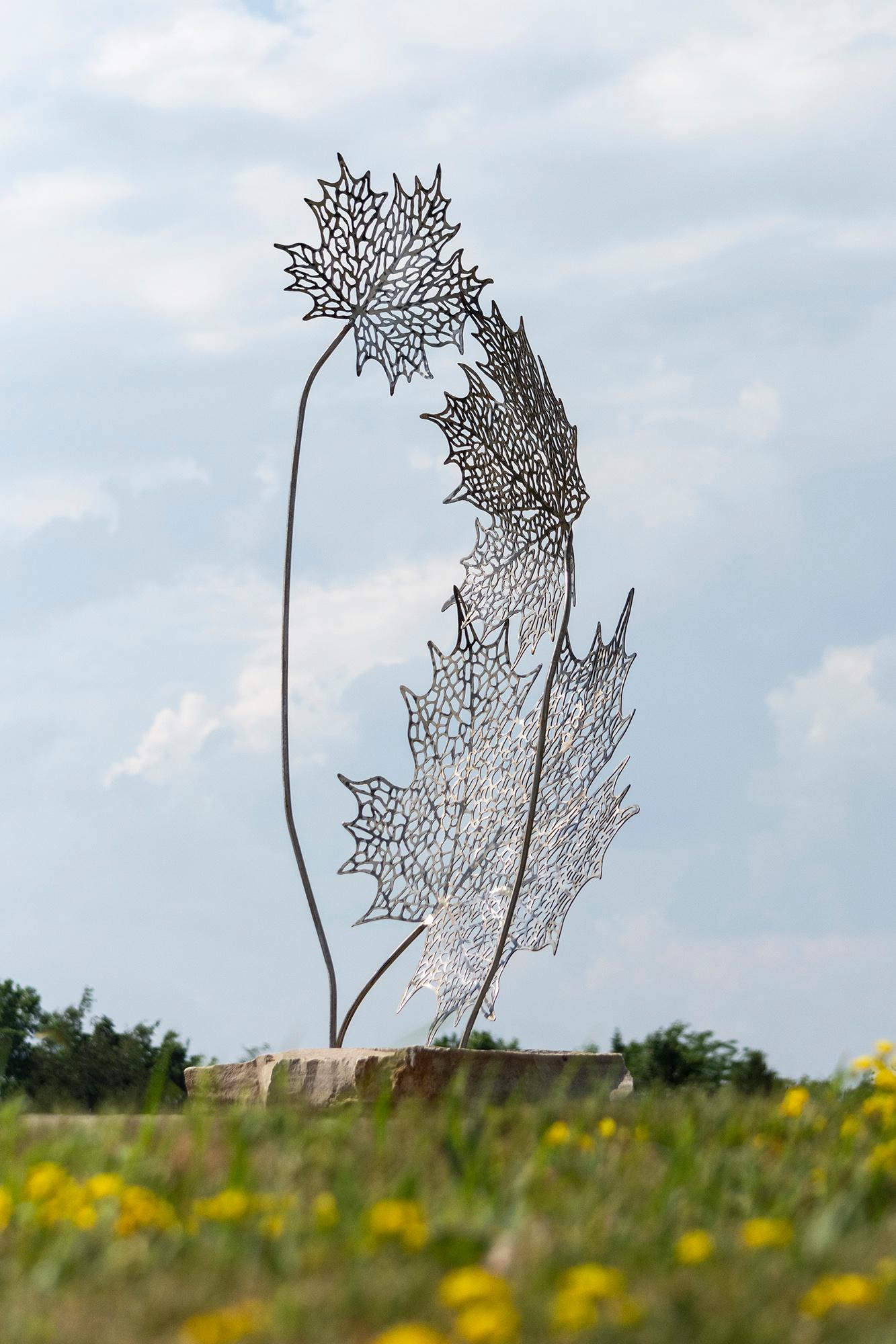 Proud to be Canadian No 1 - scultura contemporanea, figurativa, in acciaio, all'aperto in vendita 7