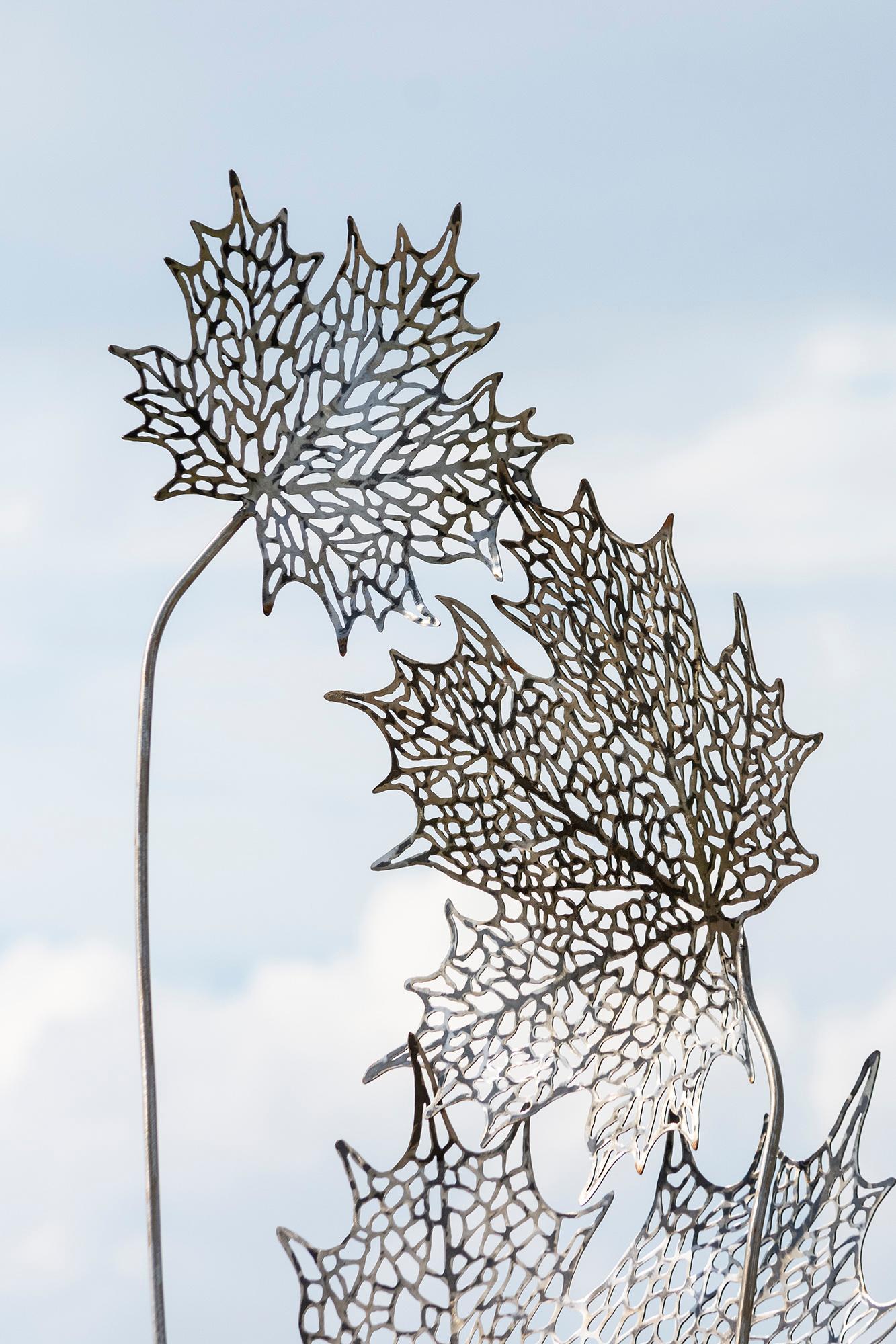 Proud to be Canadian No 1 - scultura contemporanea, figurativa, in acciaio, all'aperto in vendita 8