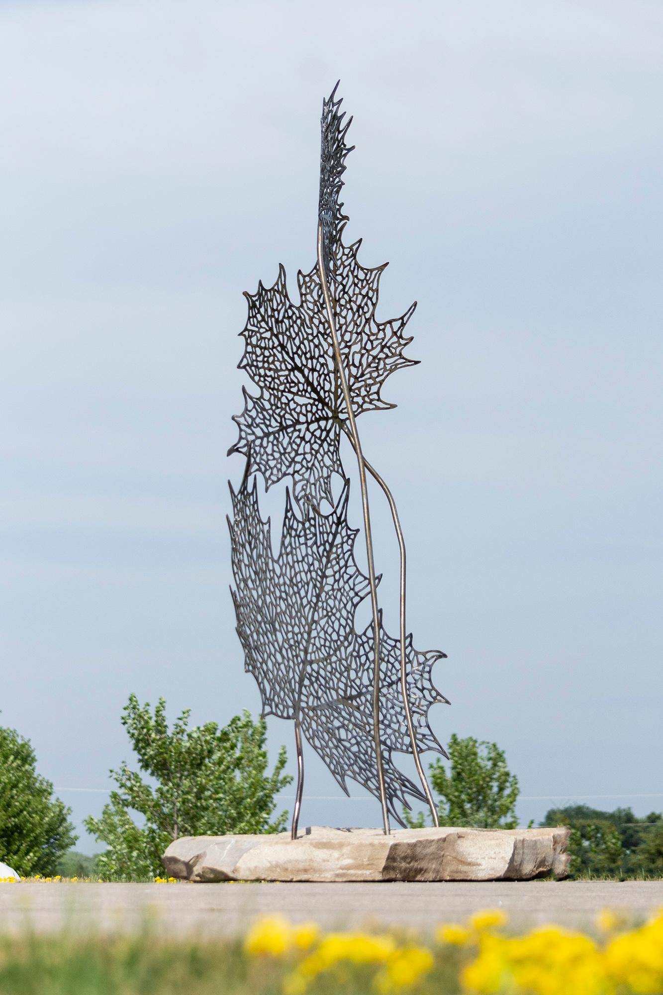 Proud to be Canadian No 1 - scultura contemporanea, figurativa, in acciaio, all'aperto in vendita 12