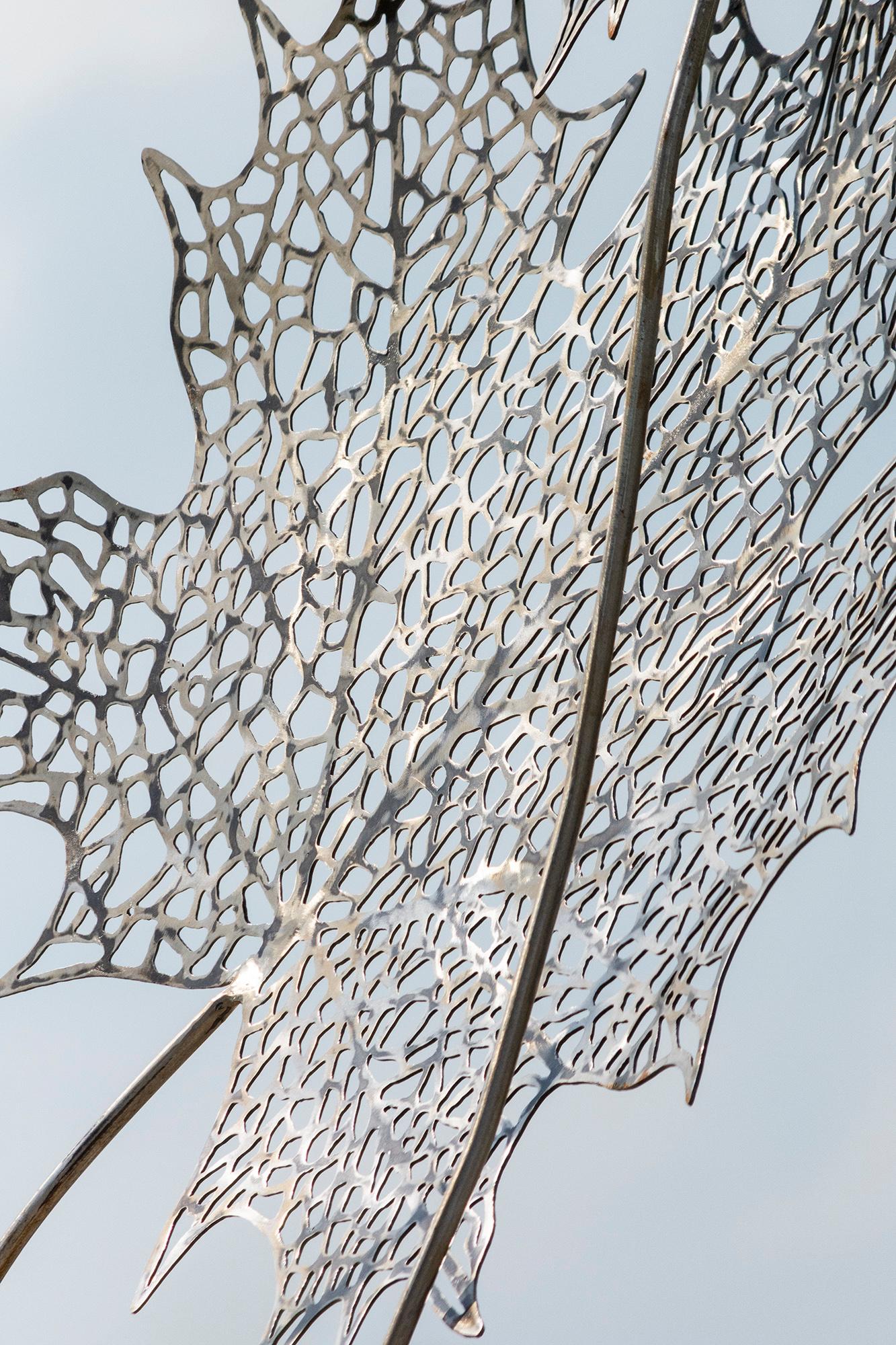 Proud to be Canadian No 1 - scultura contemporanea, figurativa, in acciaio, all'aperto in vendita 4