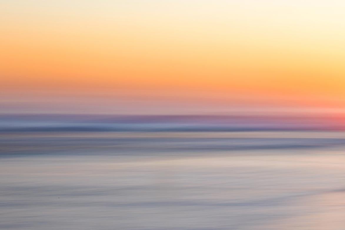 Abstracto Tranquilo Paisaje Acuático Puesta de Sol Fotografía Contemporánea 