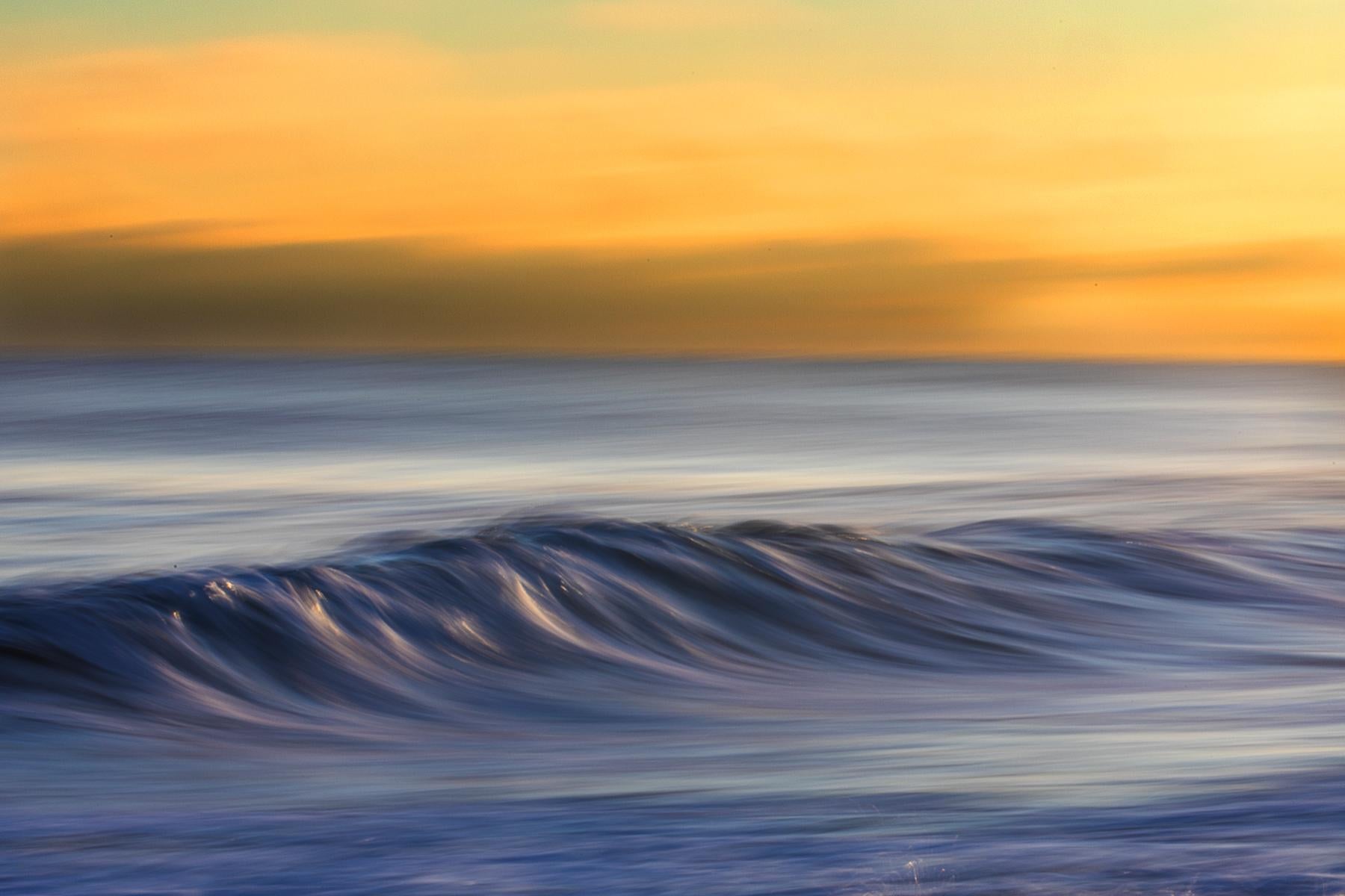 Danny Weiss Abstract Photograph – Großformatige Farbfotografie einer abstrakten Aquarelllandschaft „In the Deep“ Serie 1. #13