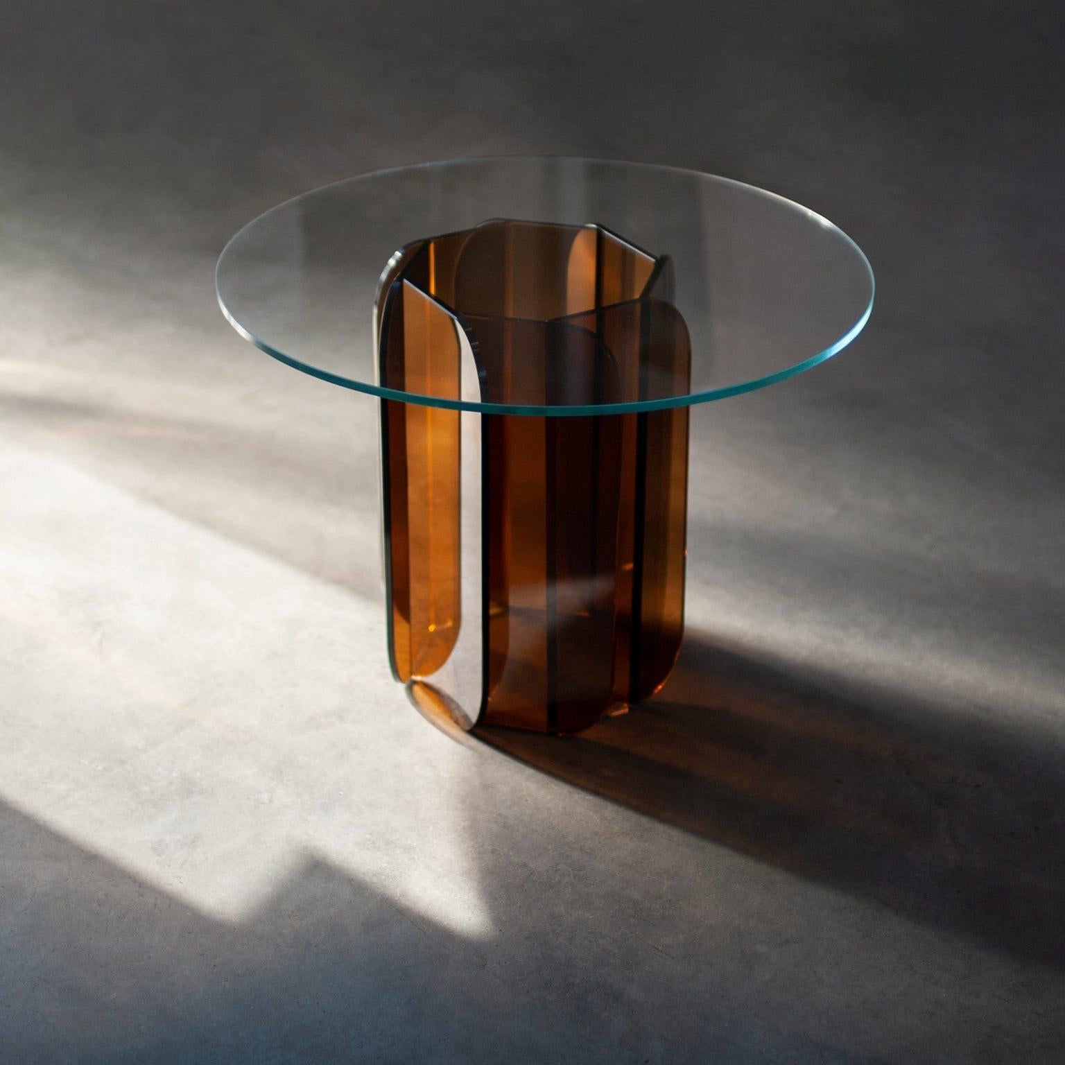 Danse 68 Bronze Coffee Table by VUUN ITALIA
Dimensions: Ø 68 x H 48 cm. 
Materials: Bronze glass.

Available in different finishes and sizes. Please contact us.

VUUN Italia creates infinitely customizable Design products designed to furnish the