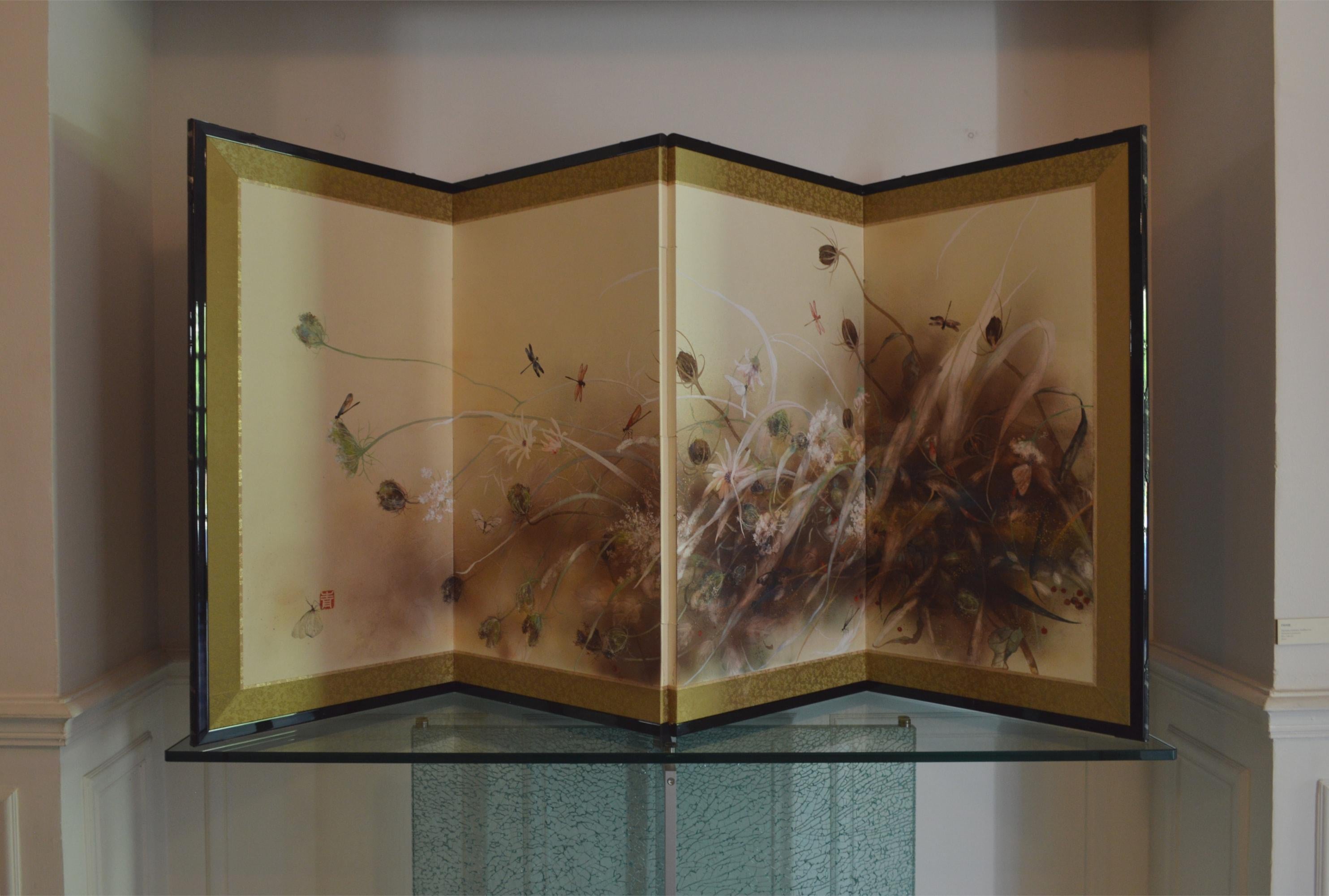 Danse (Dance) is a four-panel folding screen by contemporary Taiwanese artist Yiching Chen. As a specialist of Nihonga (traditional Japanese painting), the painter expresses all the poetry she finds in nature with delicacy and meticulousness.