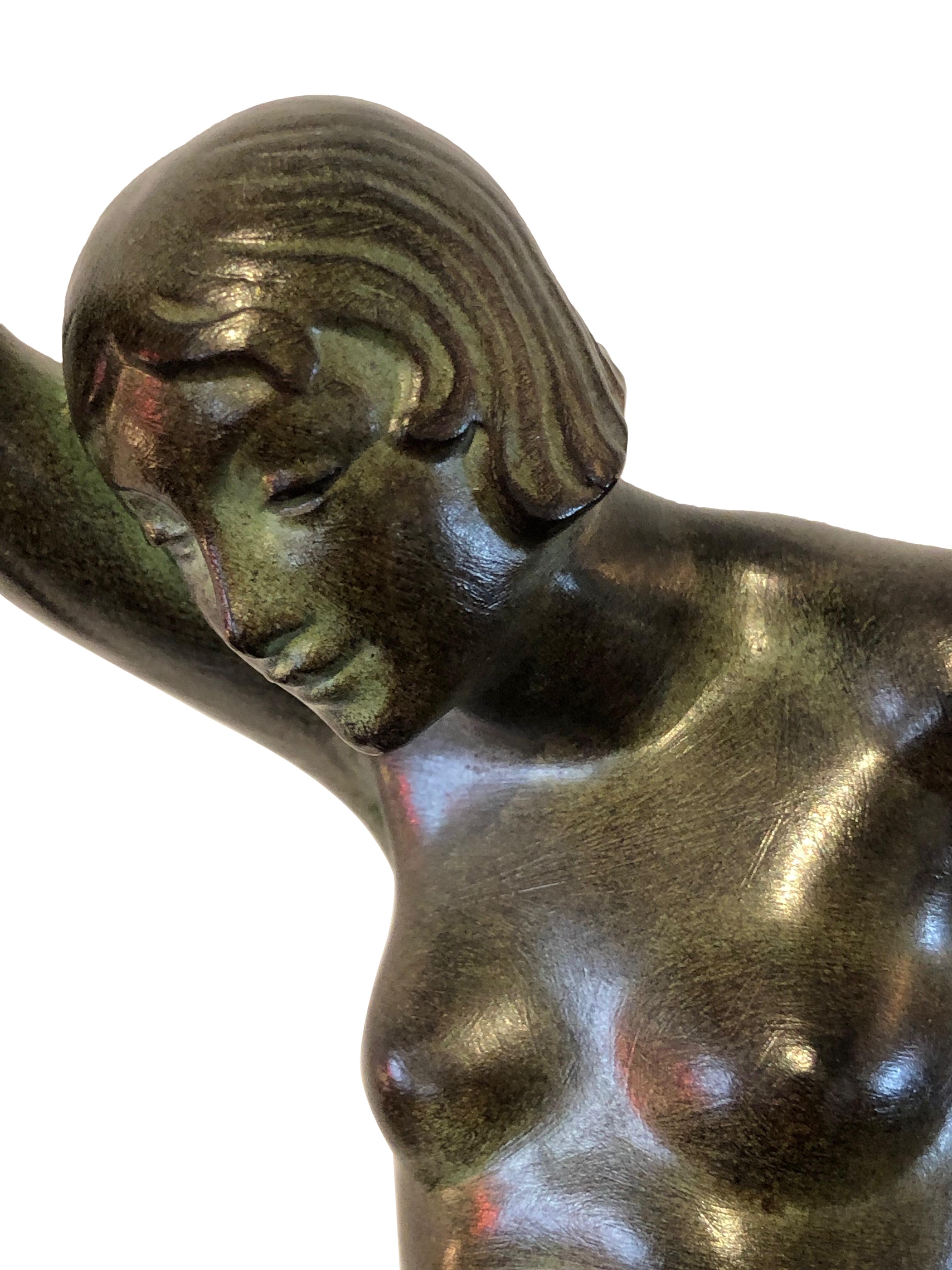 Marbre Sculpture française « Danseuse Aux Boules » en étain de Denis de Max Le Verrier