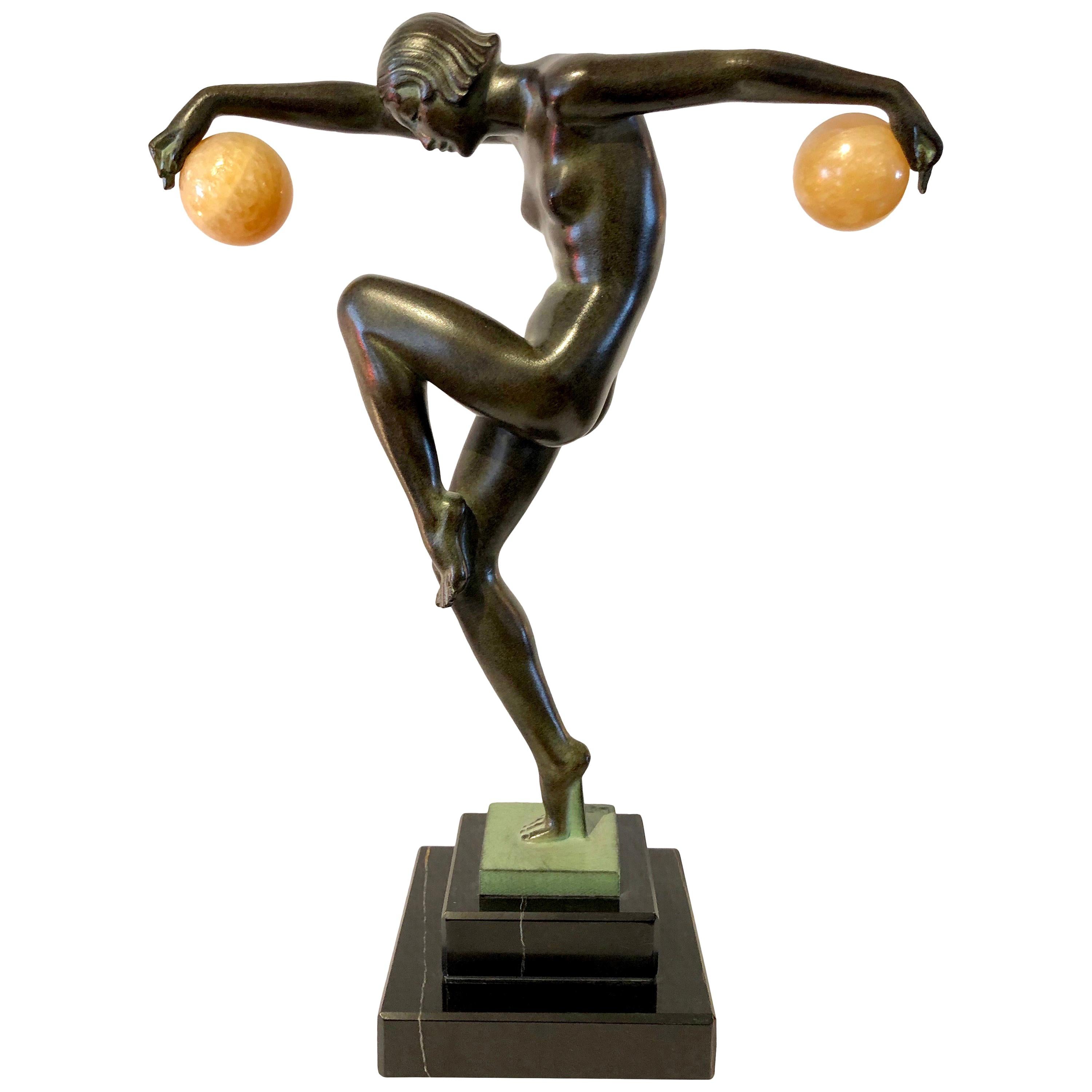 Sculpture française « Danseuse Aux Boules » en étain de Denis de Max Le Verrier