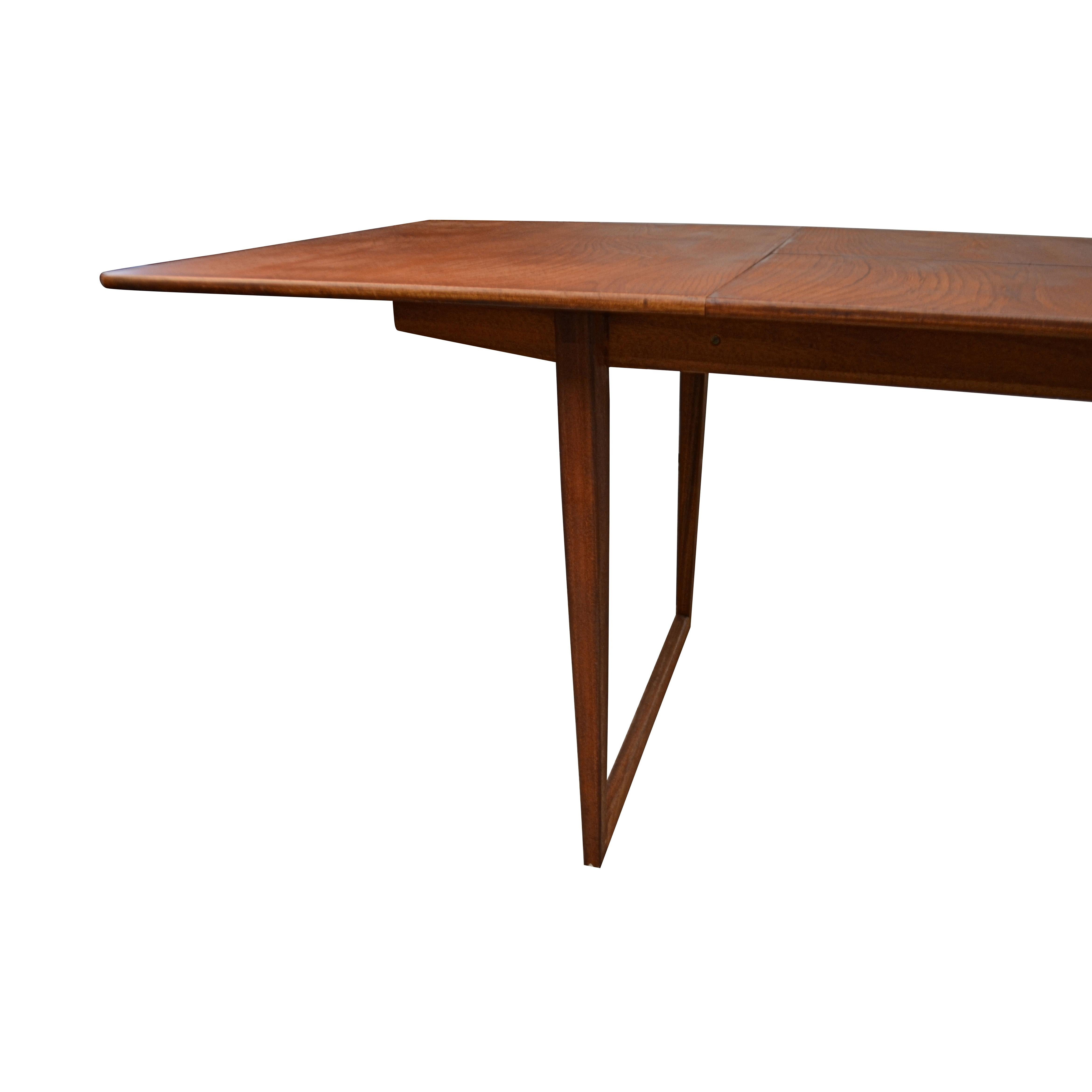 Dansih Design Teak Extendable Dining Table with Sledge Legs In Good Condition In VENLO, LI