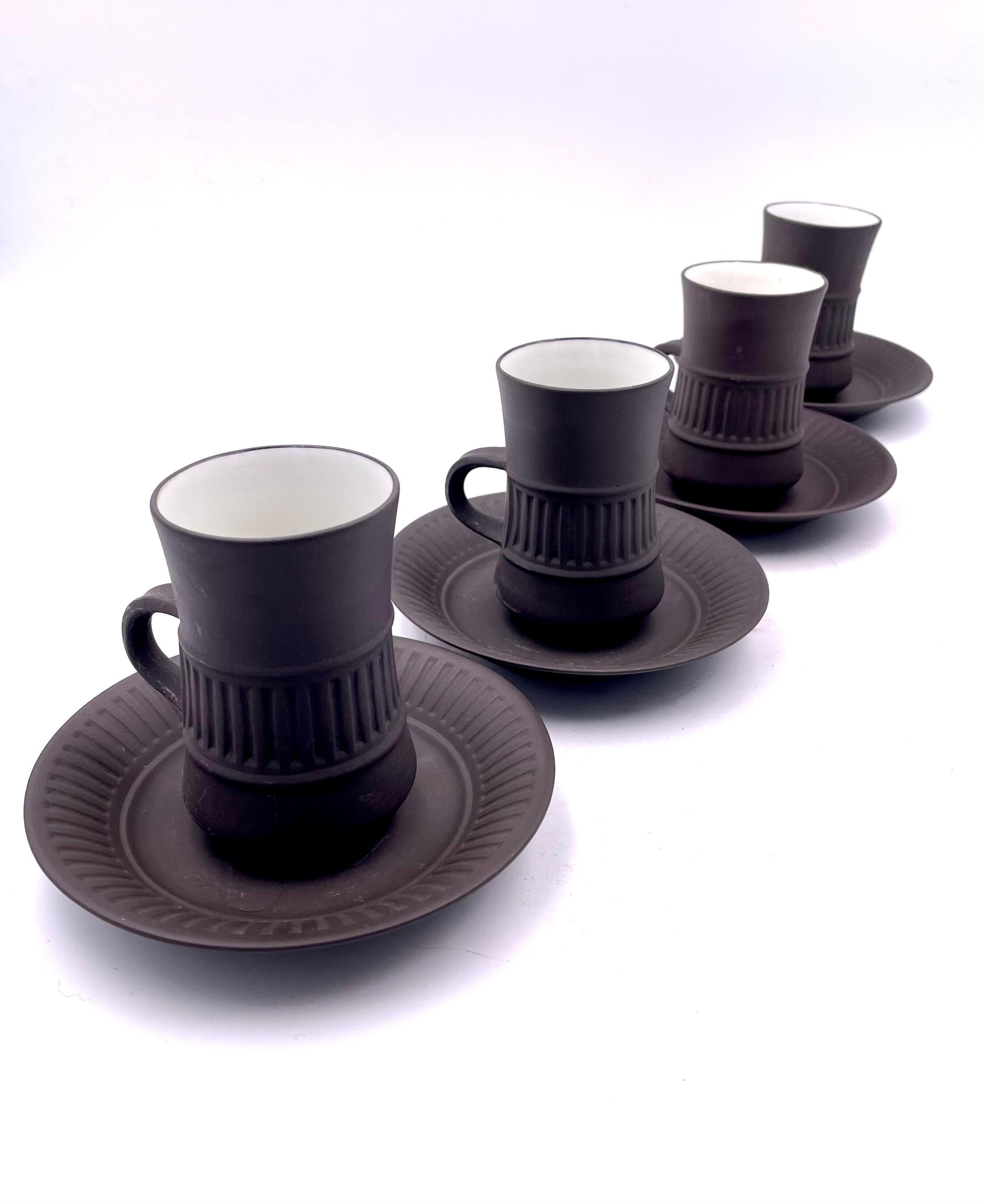 elegant set of 4 Espresso/coffee cups and saucers each plate its 5