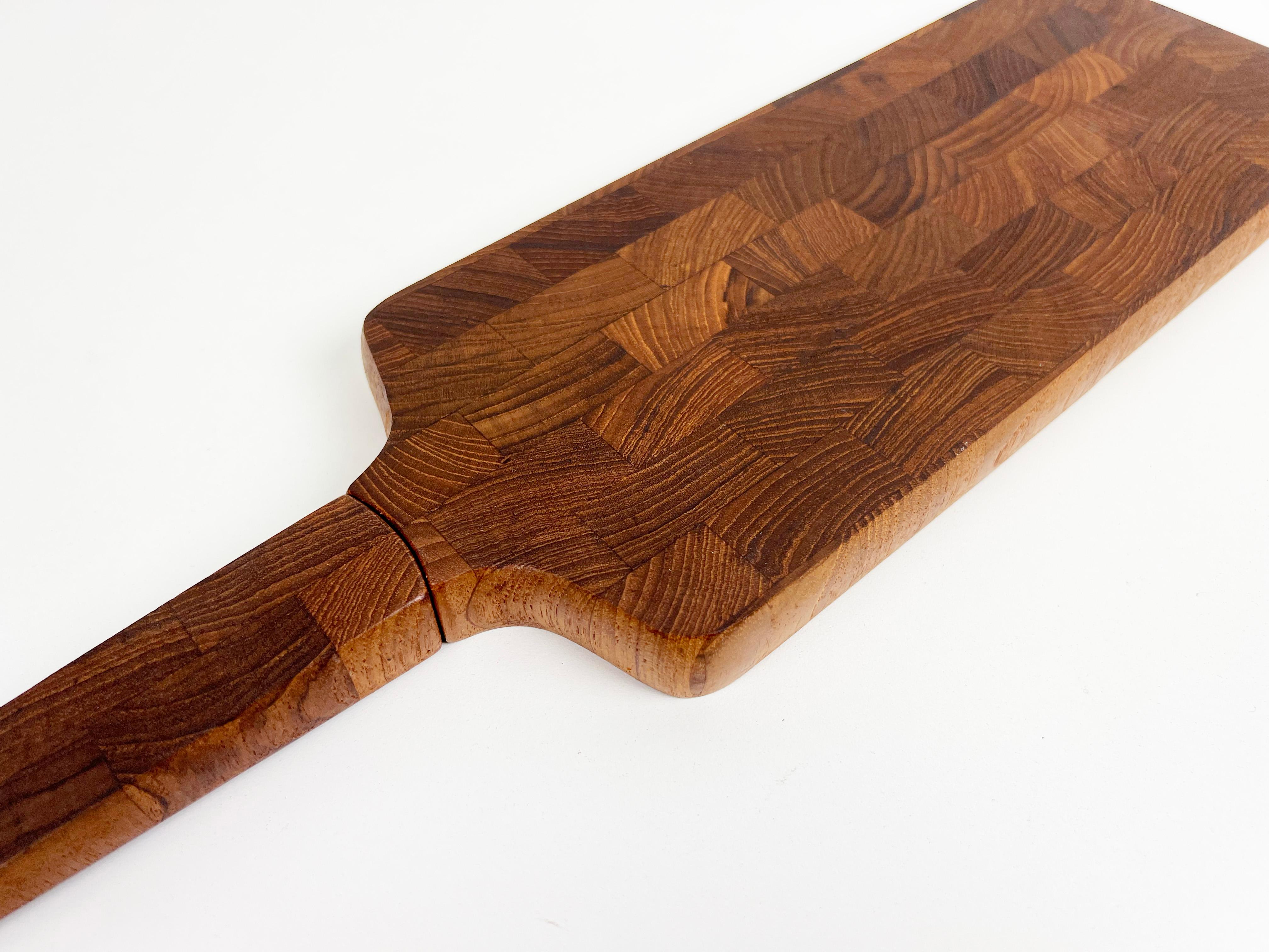 Dansk End Grain Teak Paddle Shaped Serving Board with Built in Knife For Sale 2