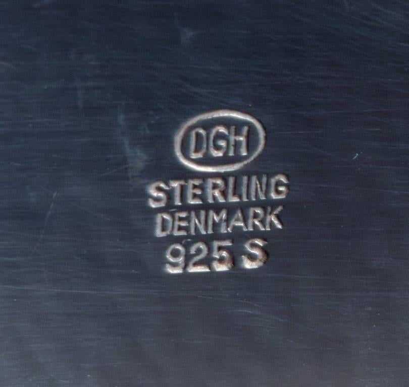 Sterling Silver Dansk Guldsmede-Håndværk. Art glass jar with a lid in sterling silver. For Sale