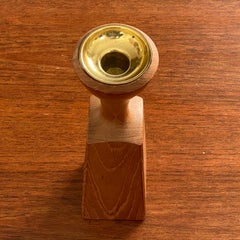 Dänischer moderner dänischer Teakholz-Kerzenhalter mit Messingrand von Jens Quistgaard
