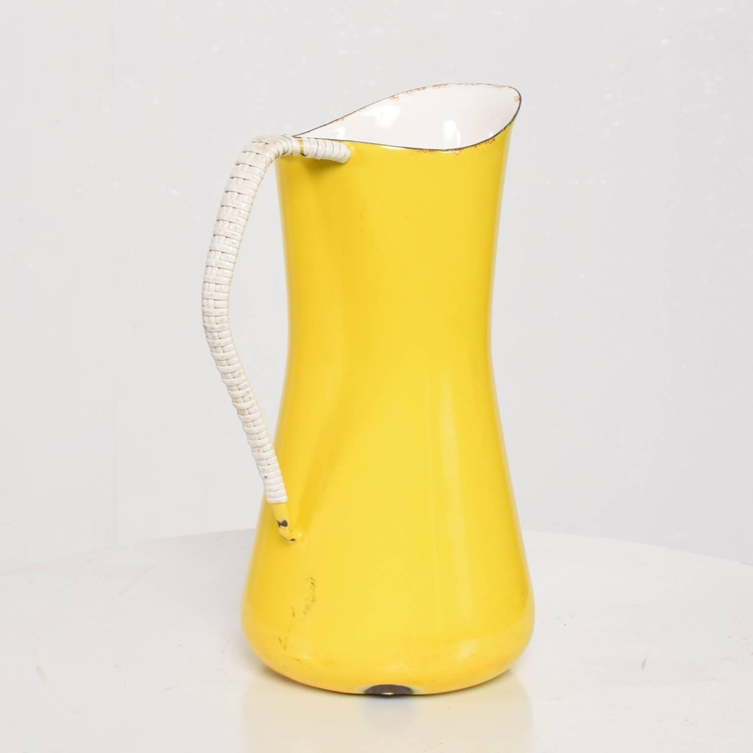 danish pitcher