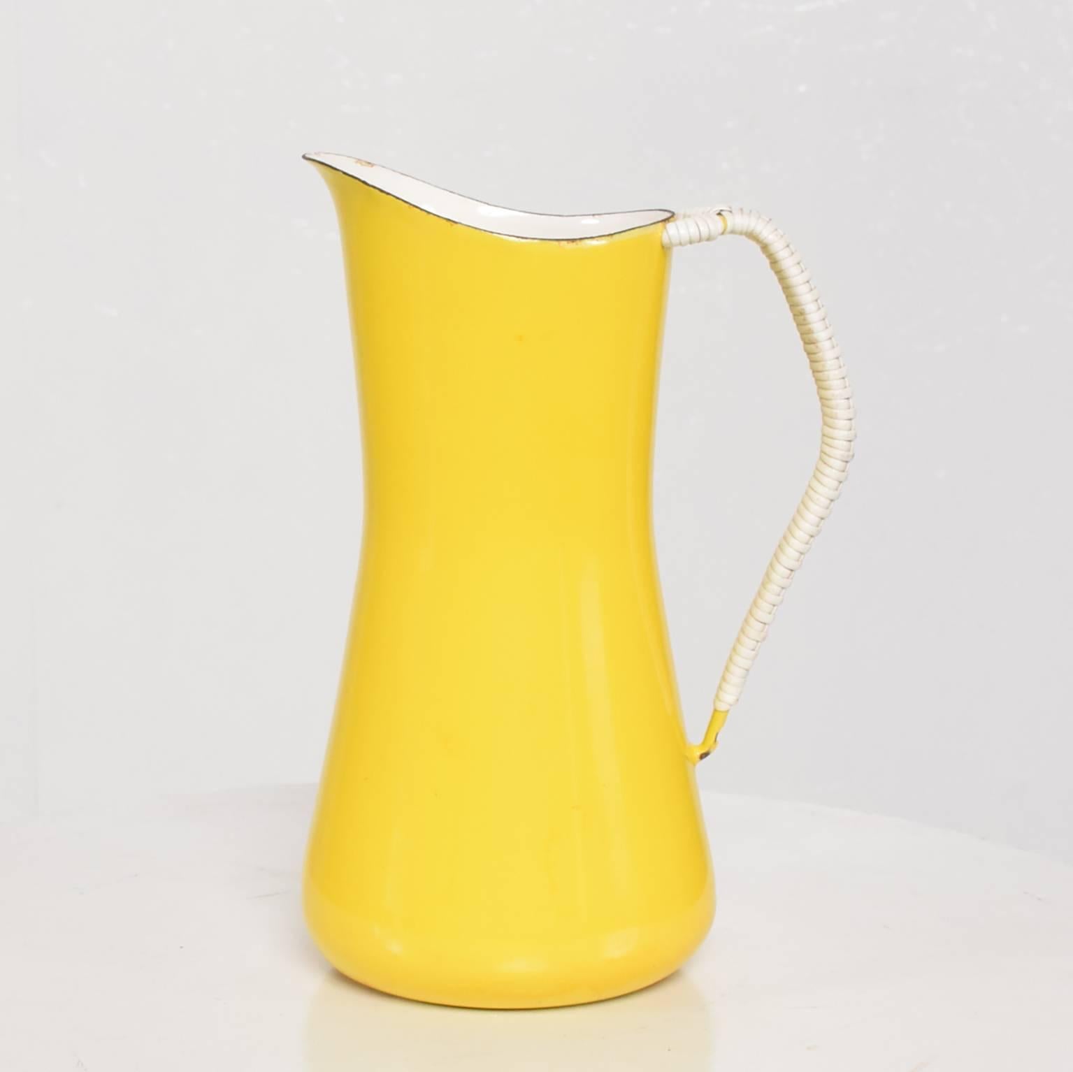 Dansk Large Yellow Pitcher Danish Mid-Century Modern In Good Condition In Chula Vista, CA
