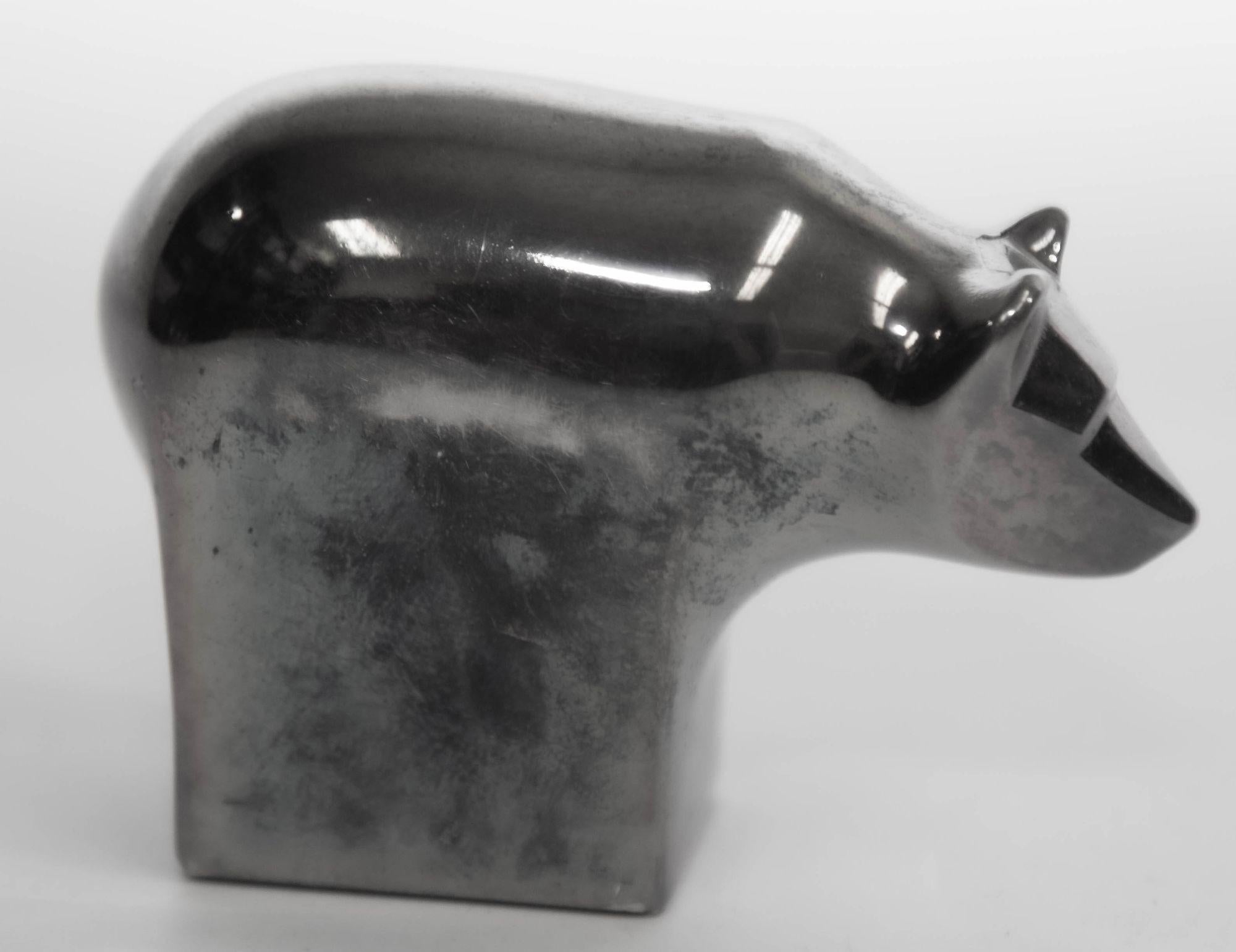 Scandinave moderne Presse-papiers Dansk Modernist Bear Animal Figure en métal argenté par Gunnar Cyren en vente
