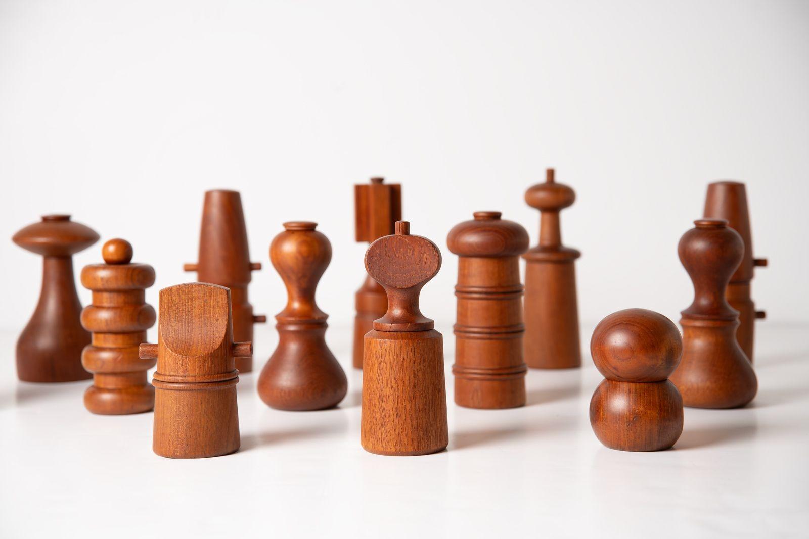 Dansk Pepper Mills by Jens Quistgaard - A Curated Collection of 17 In Good Condition For Sale In Dallas, TX