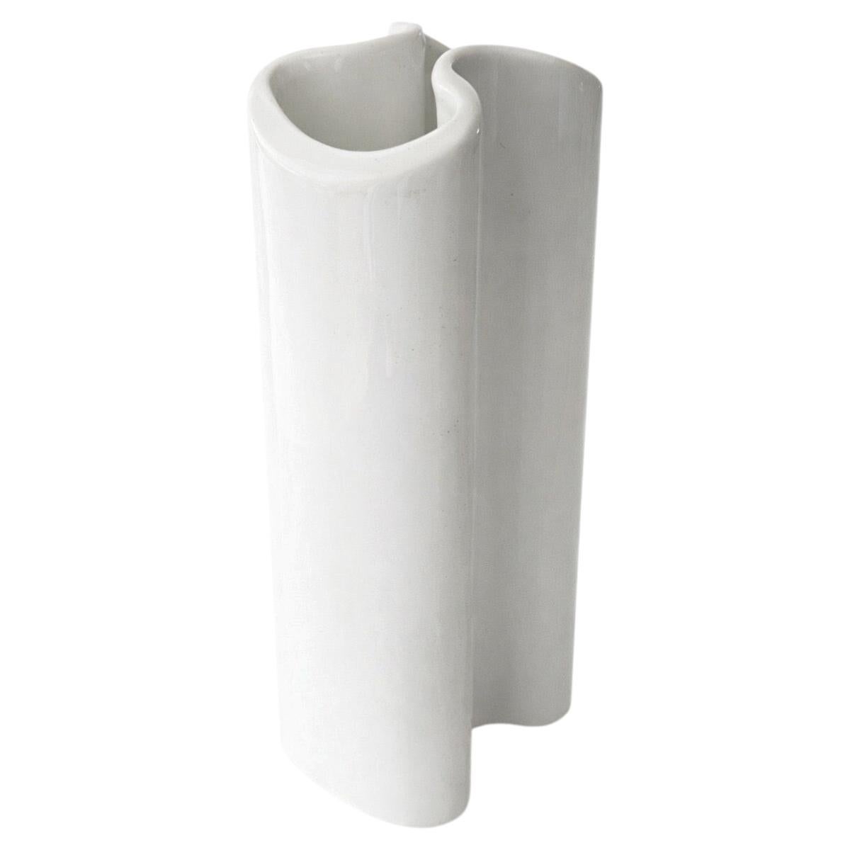 Dansk Vaso scultoreo a doppia forma in ceramica bianca, design danese moderno e minimalista