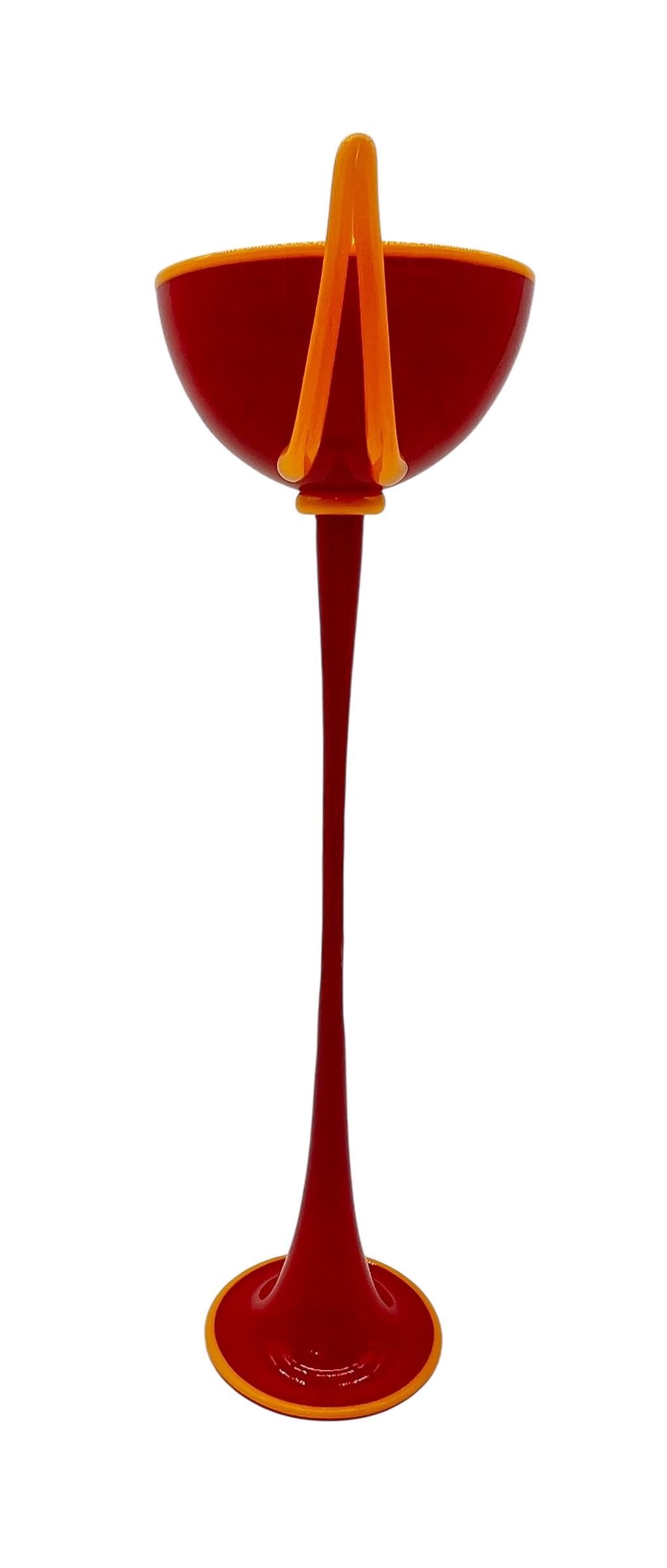 Dante Marioni Jarrón cáliz de cristal soplado a mano rojo y amarillo Firmado 2004 Vidrio soplado en venta