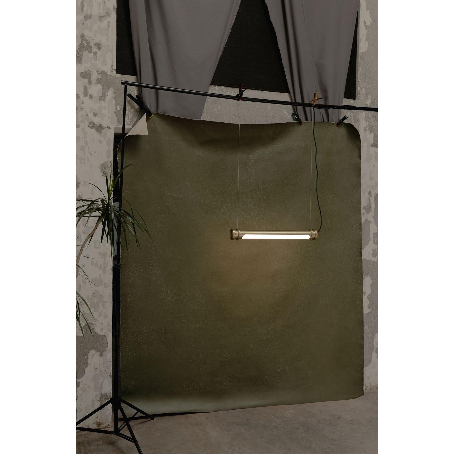 Danú 63, apparecchio a sospensione medio in ottone spazzolato di Nuumbra In condizioni Nuovo in vendita a Geneve, CH