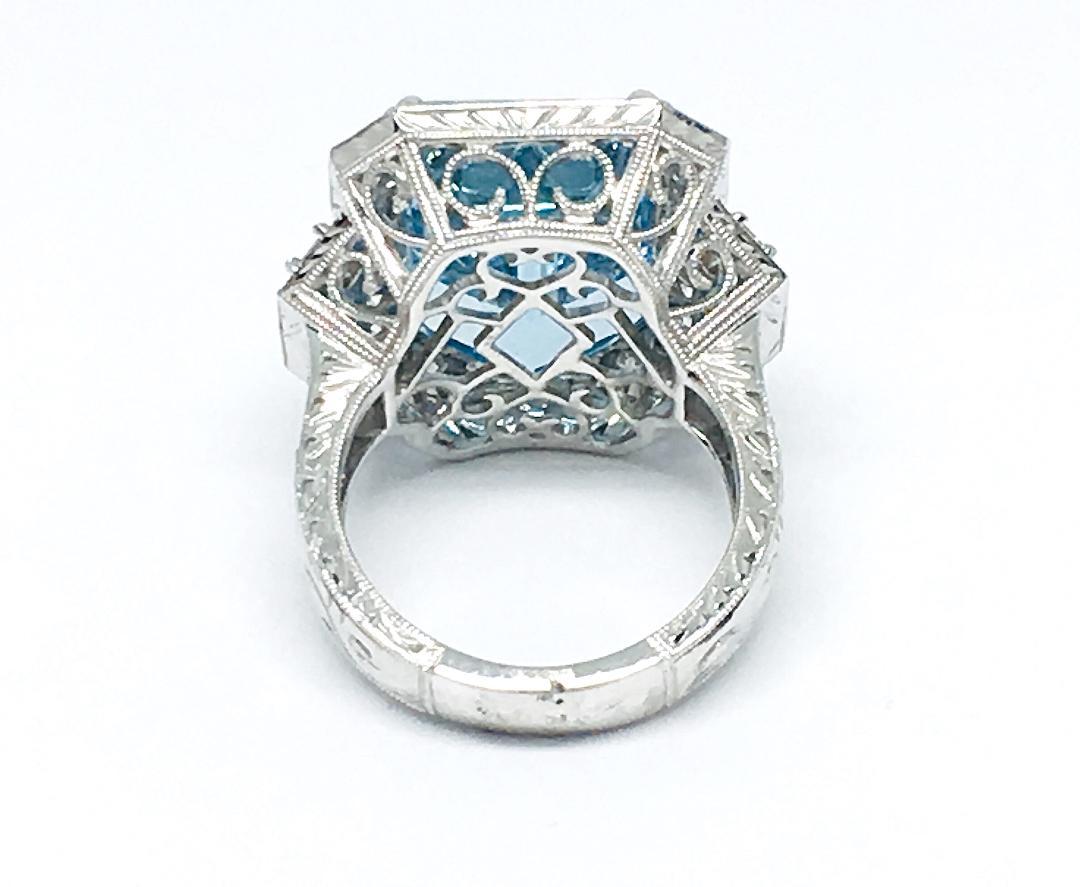 Art Nouveau 18 Karat Gold 13.22 Carat Aquamarine and 1.70 Carat Diamond Ring For Sale