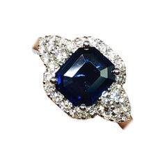 18 Karat Gold 2.14 Carat Sapphire and 0.50 Carat Diamonds Ring 18 Karat Gold 2.14 Carat Sapphire and 0.50 Carat Diamonds Ring