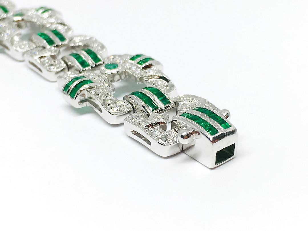 Art Nouveau 18 Karat Gold 3.19 Carat Emerald and 1.51 Carat Diamond Bracelet For Sale