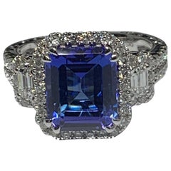 18 Karat Tanzanite Diamond Ring