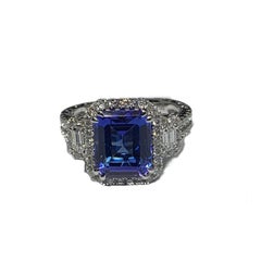 18 Karat Tanzanite Diamond Ring