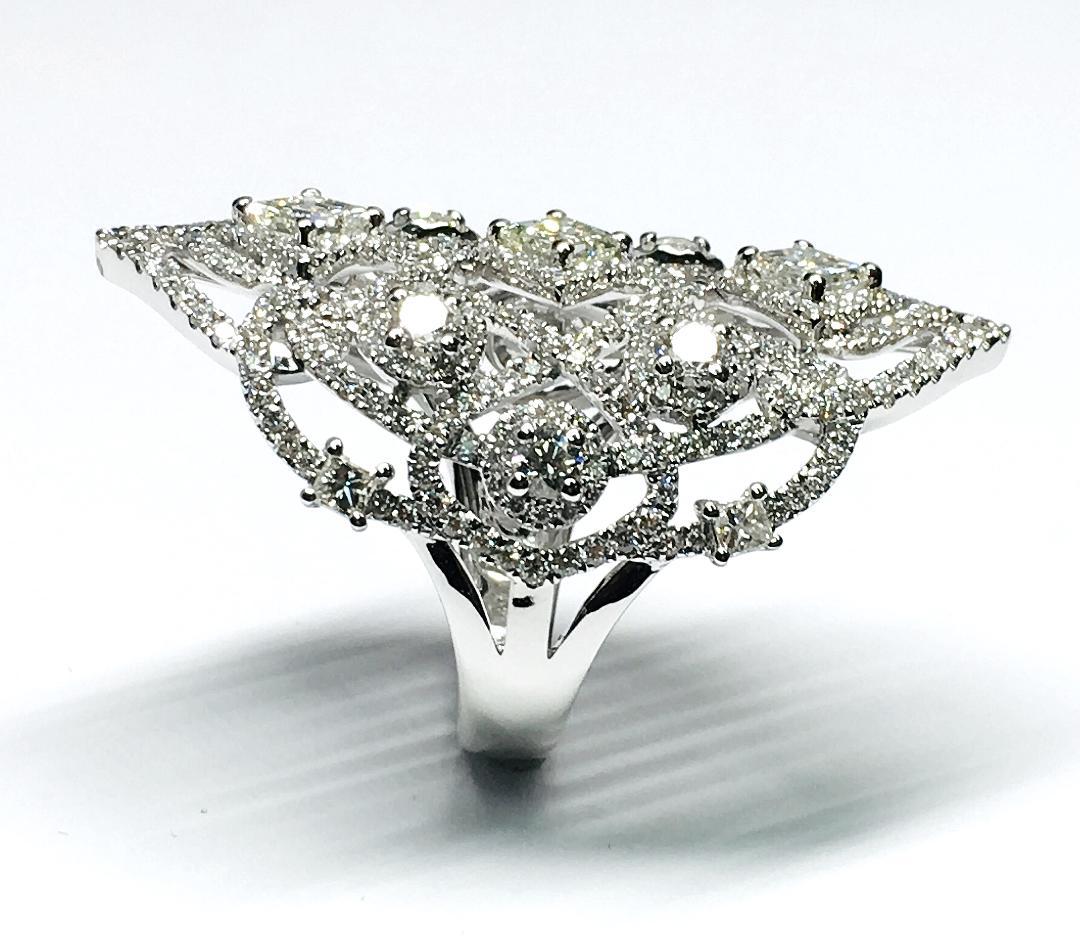 Art Nouveau 18 Karat White 13g Gold 3.80 Carat Diamond Ring For Sale