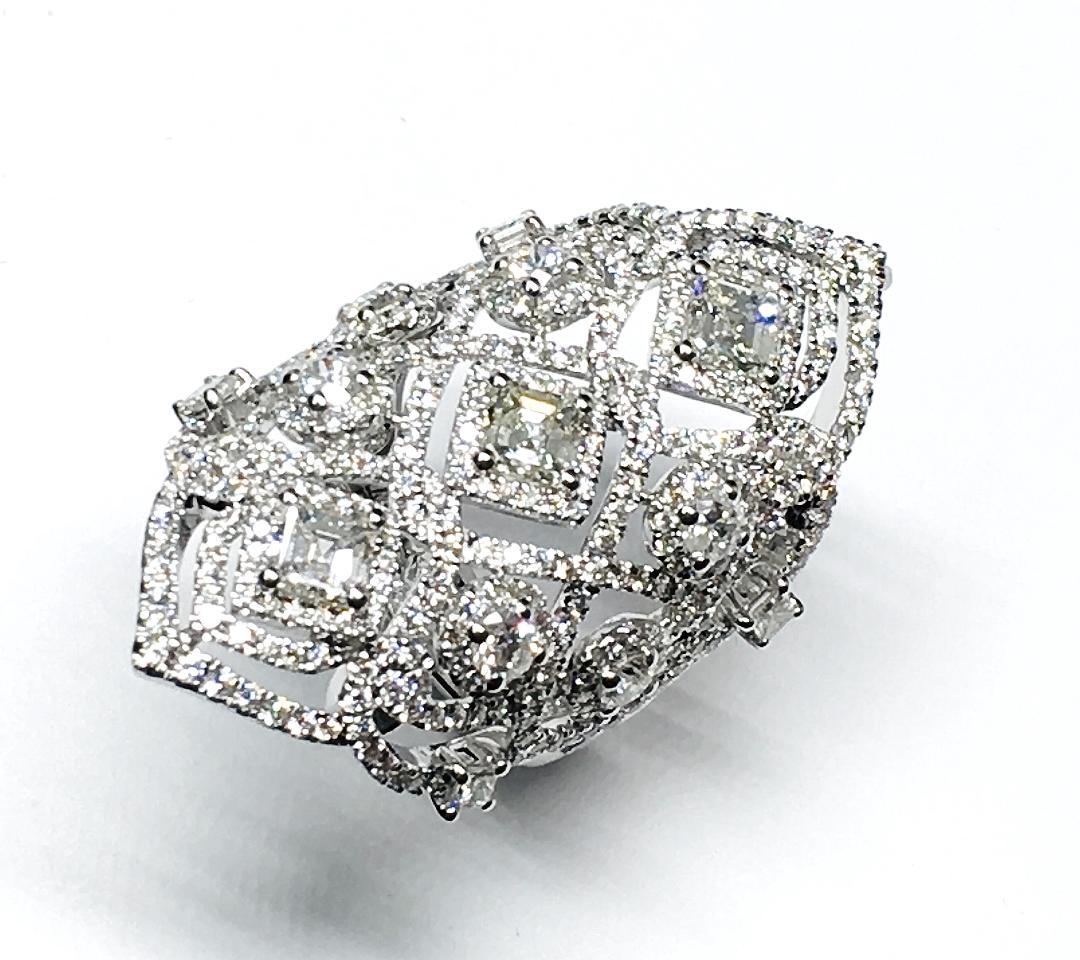 18 Karat White 13g Gold 3.80 Carat Diamond Ring In New Condition For Sale In New York, NY